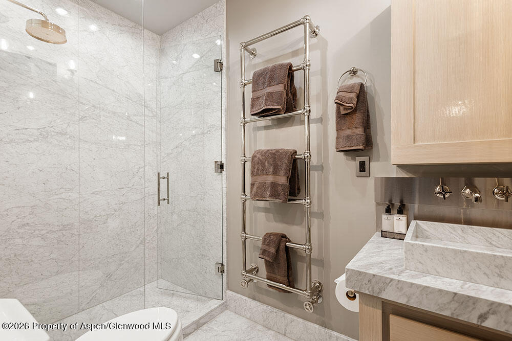 1325 Gateway Road Property Photo 23