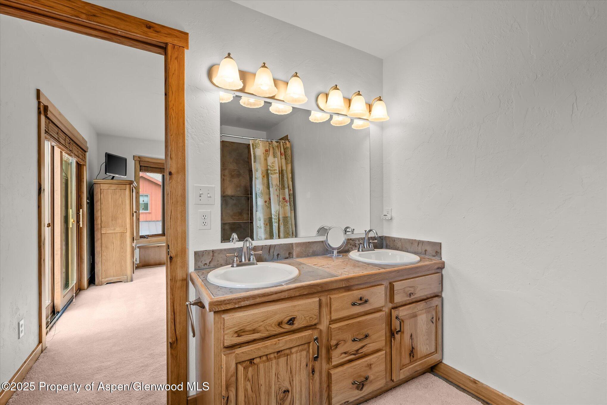 1088 Longview Circle 1 Property Photo 23