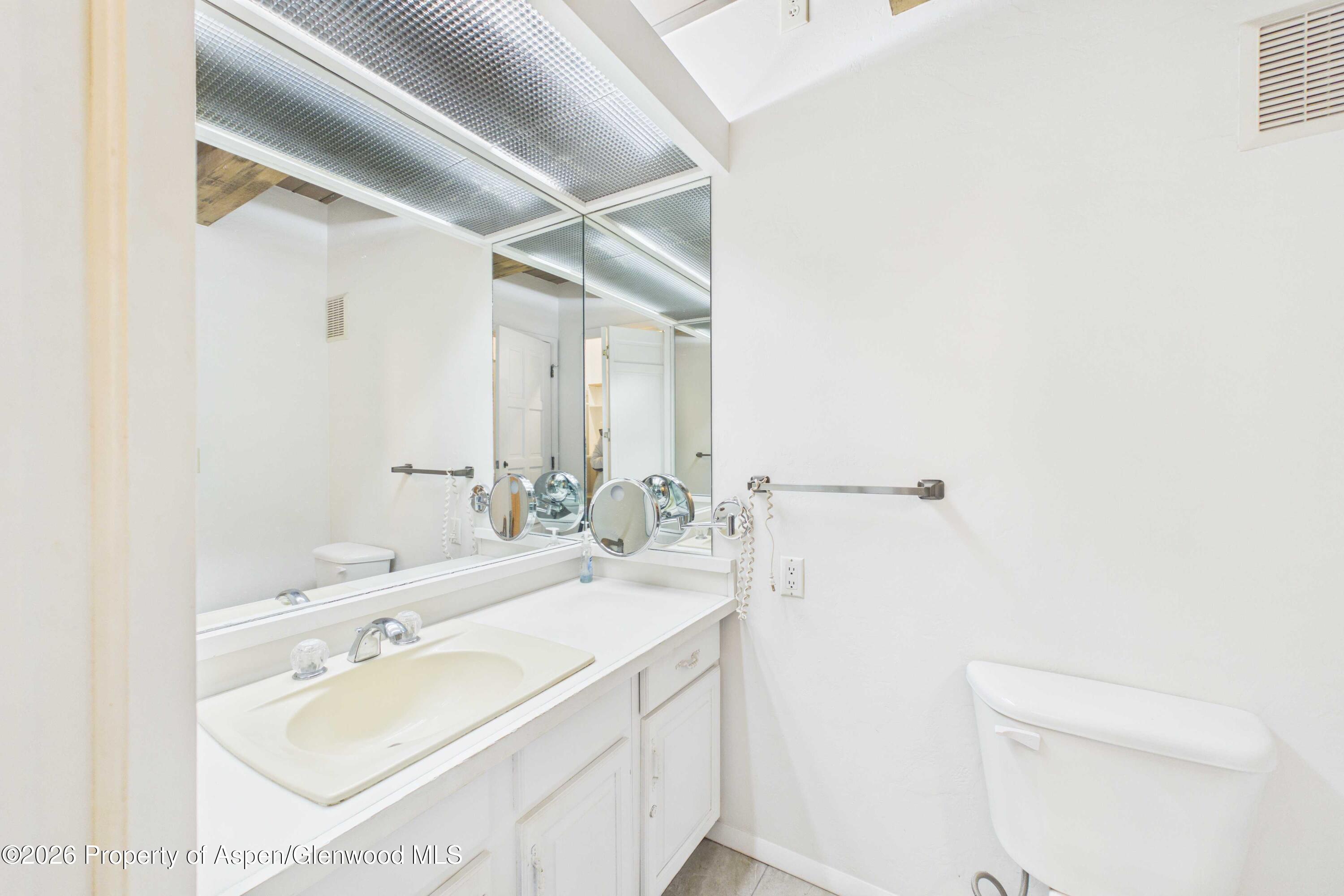 651 S Monarch Street 104 Property Photo 18