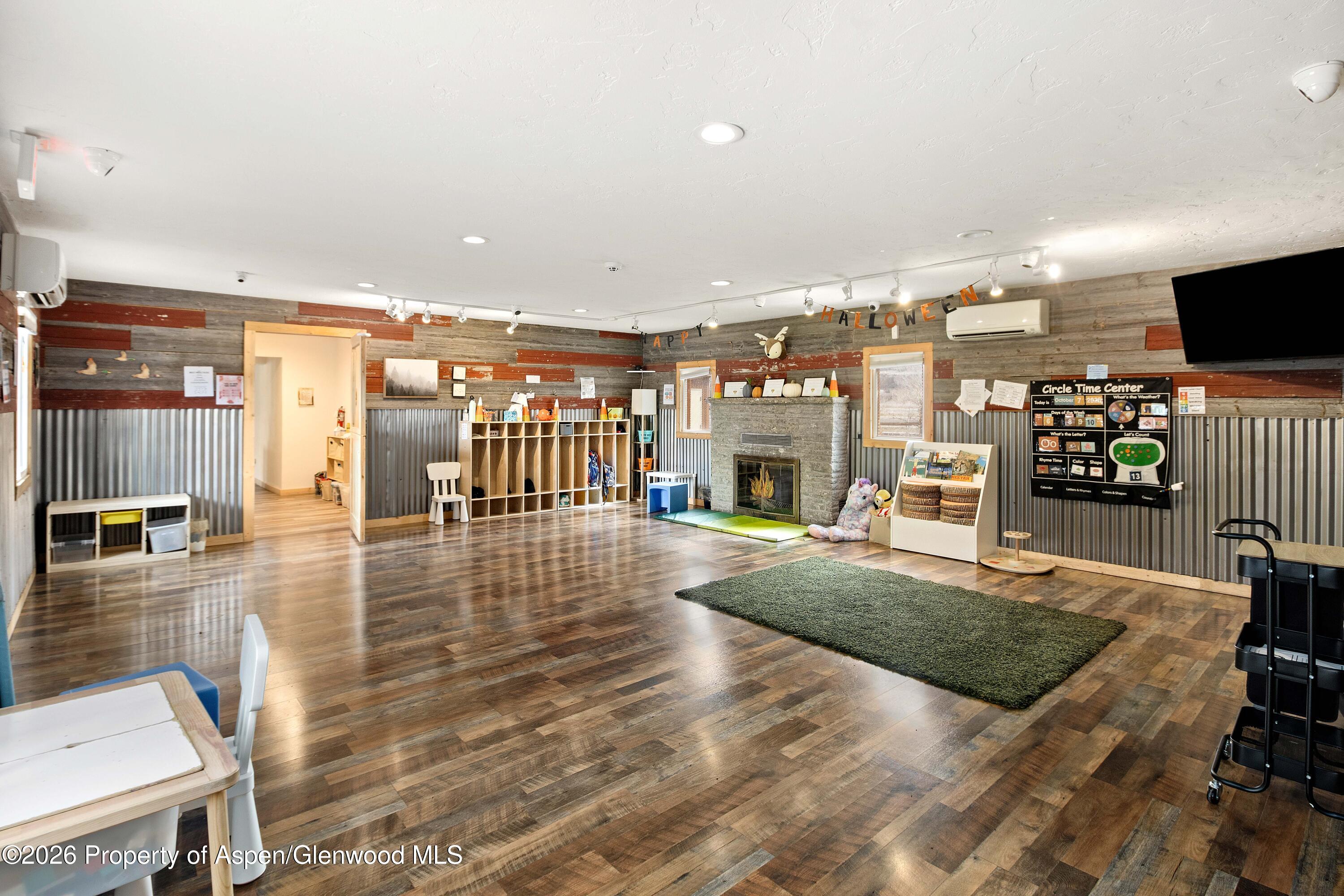 315 E 1st Street A & B Property Photo 14