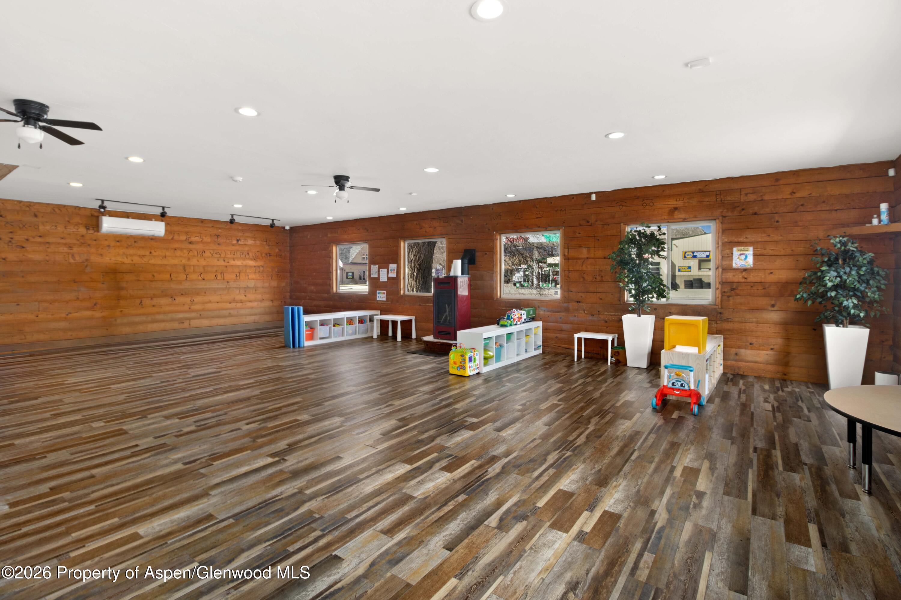 315 E 1st Street A & B Property Photo 16