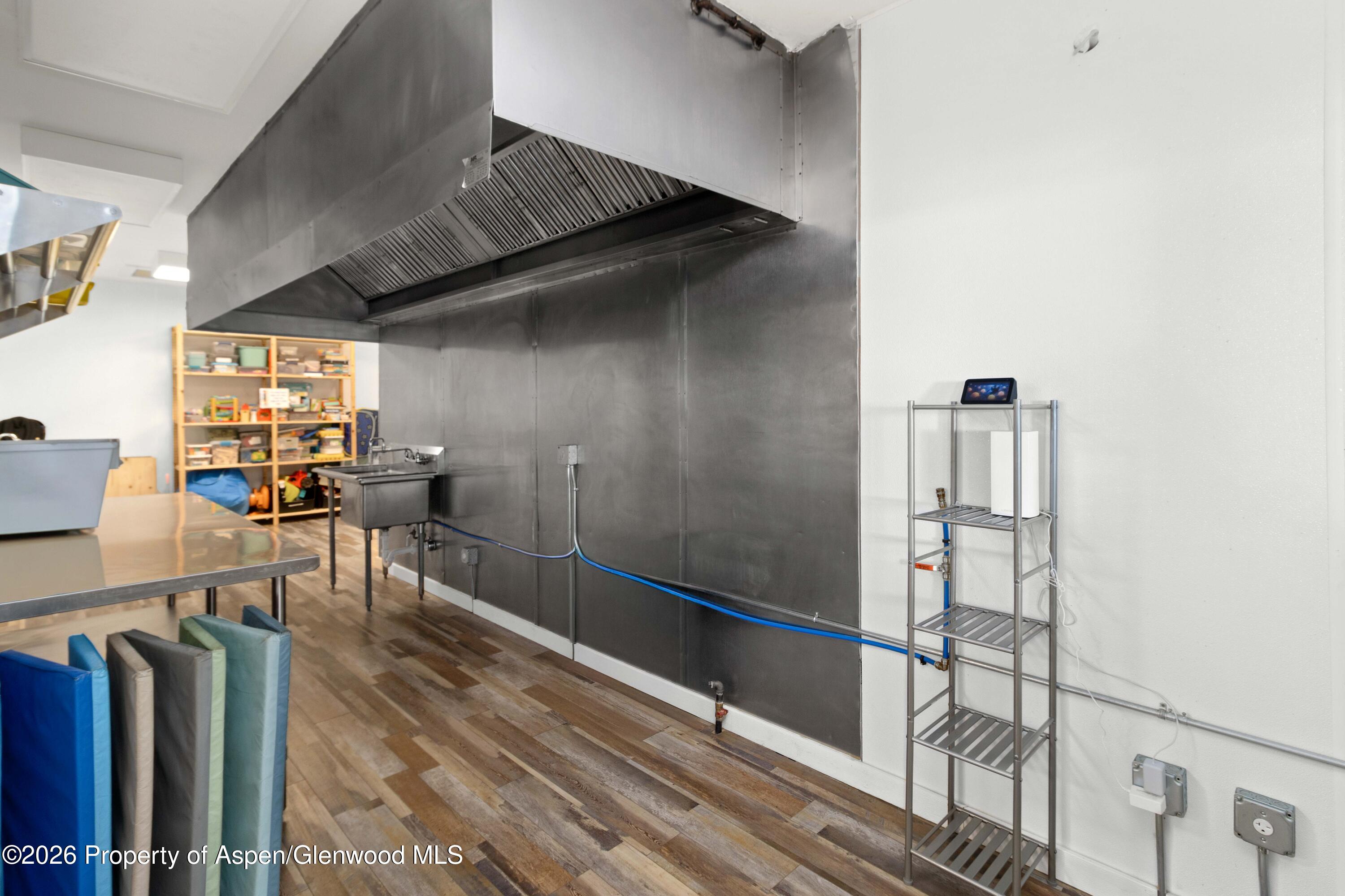 315 E 1st Street A & B Property Photo 19