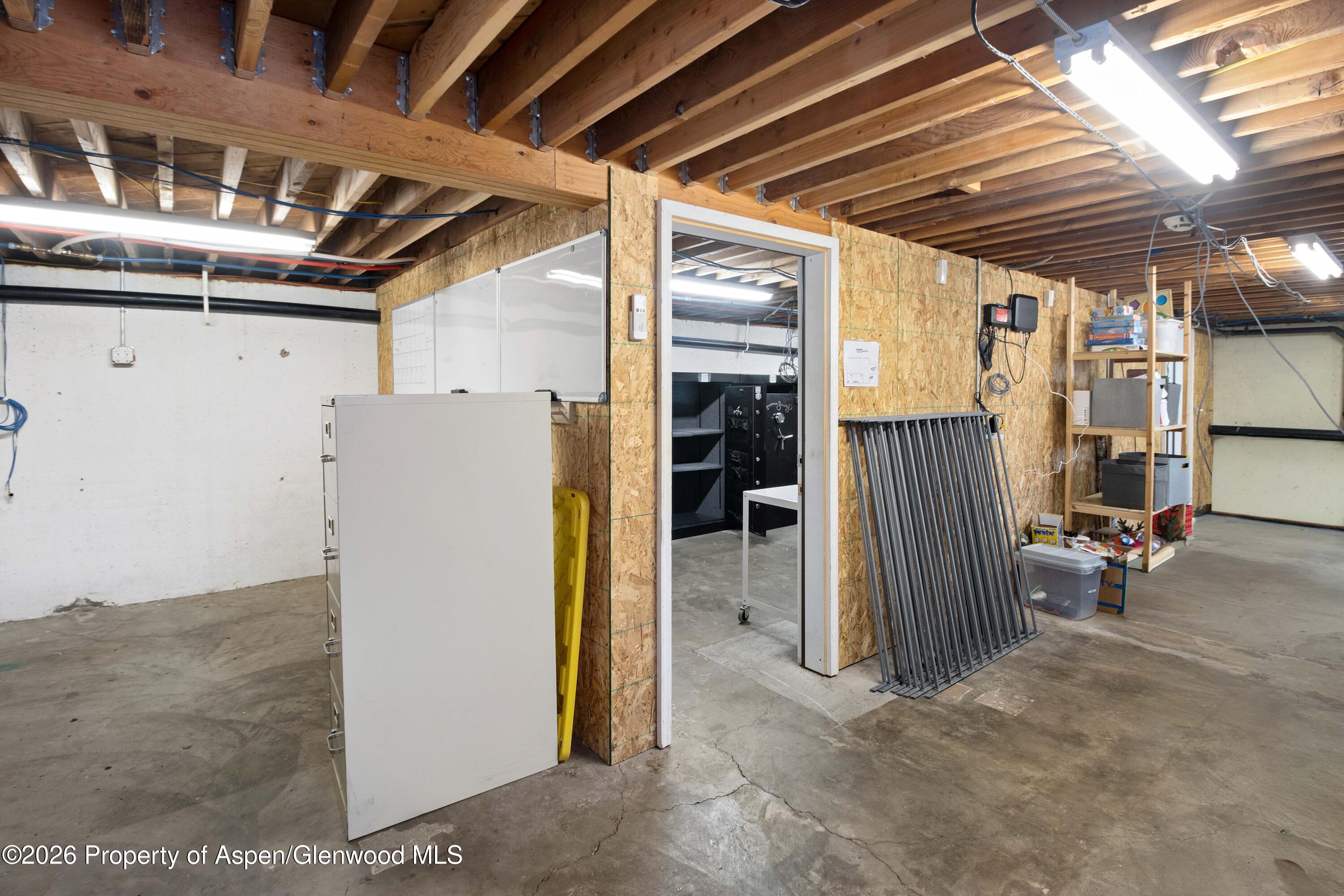 315 E 1st Street A & B Property Photo 23