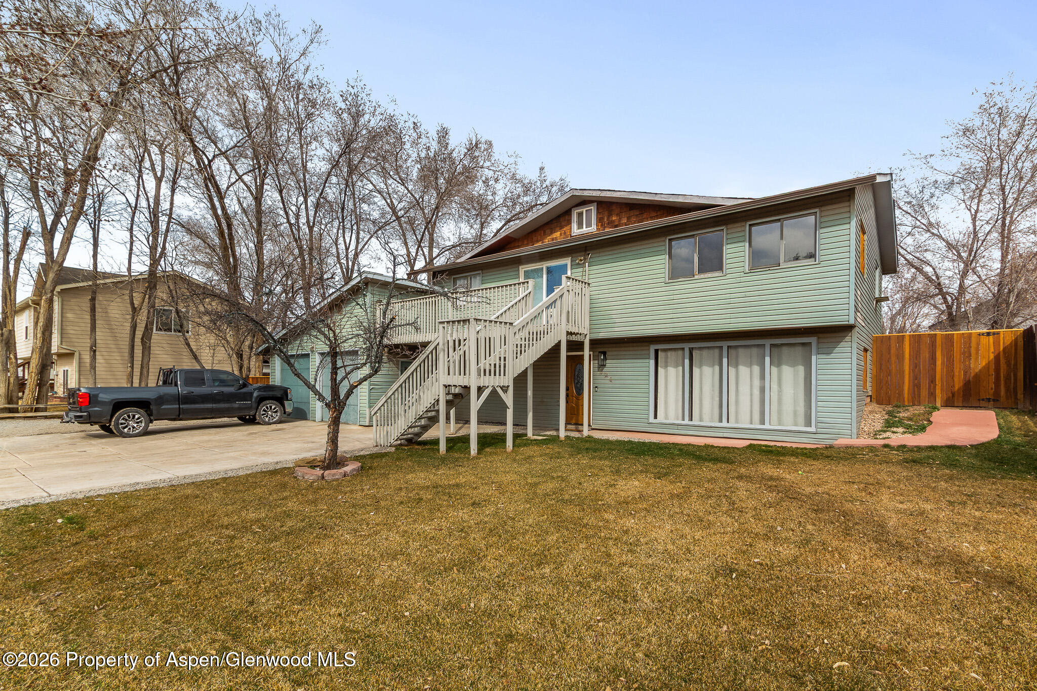 824 W 5th Street Property Photo 1