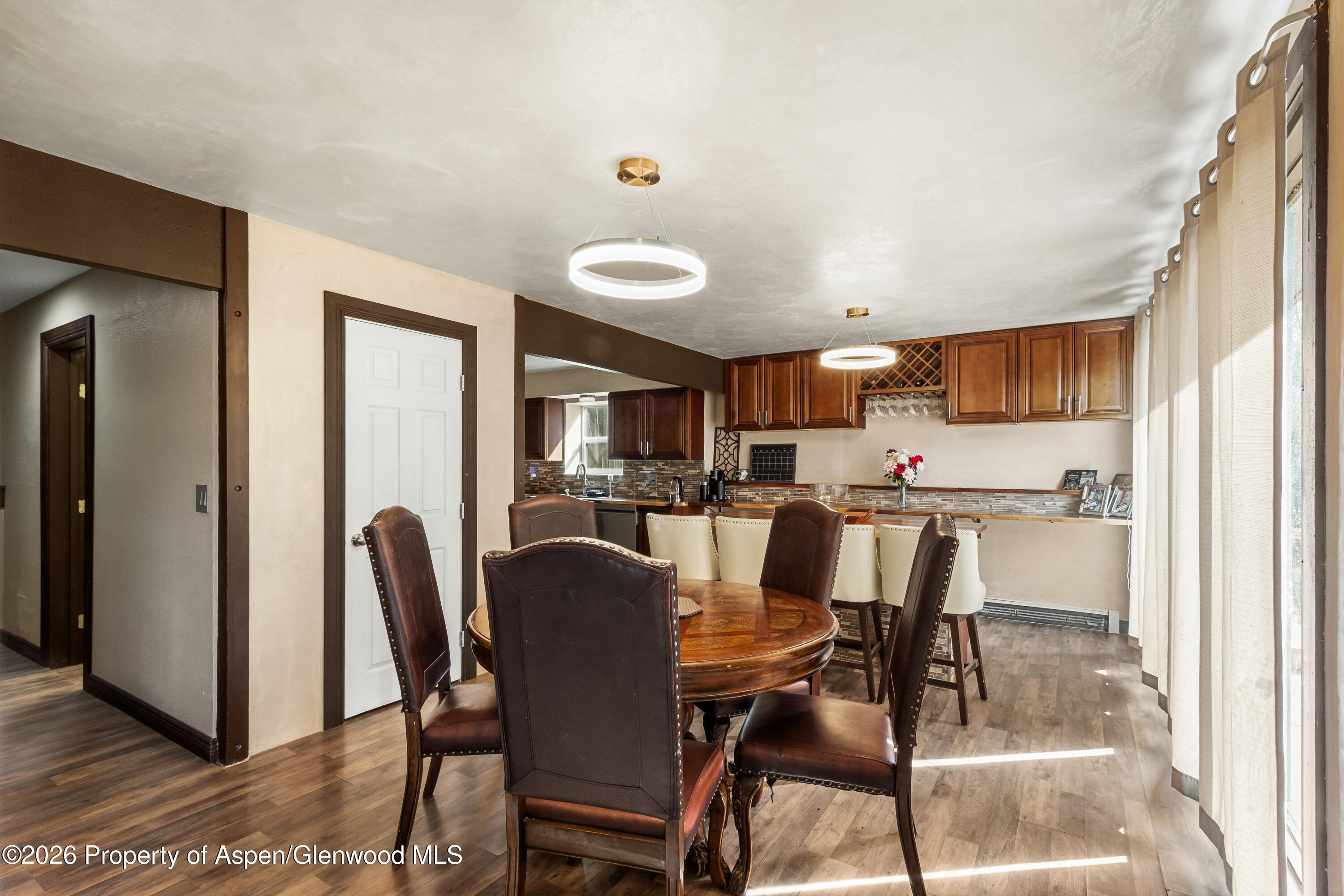 824 W 5th Street Property Photo 6