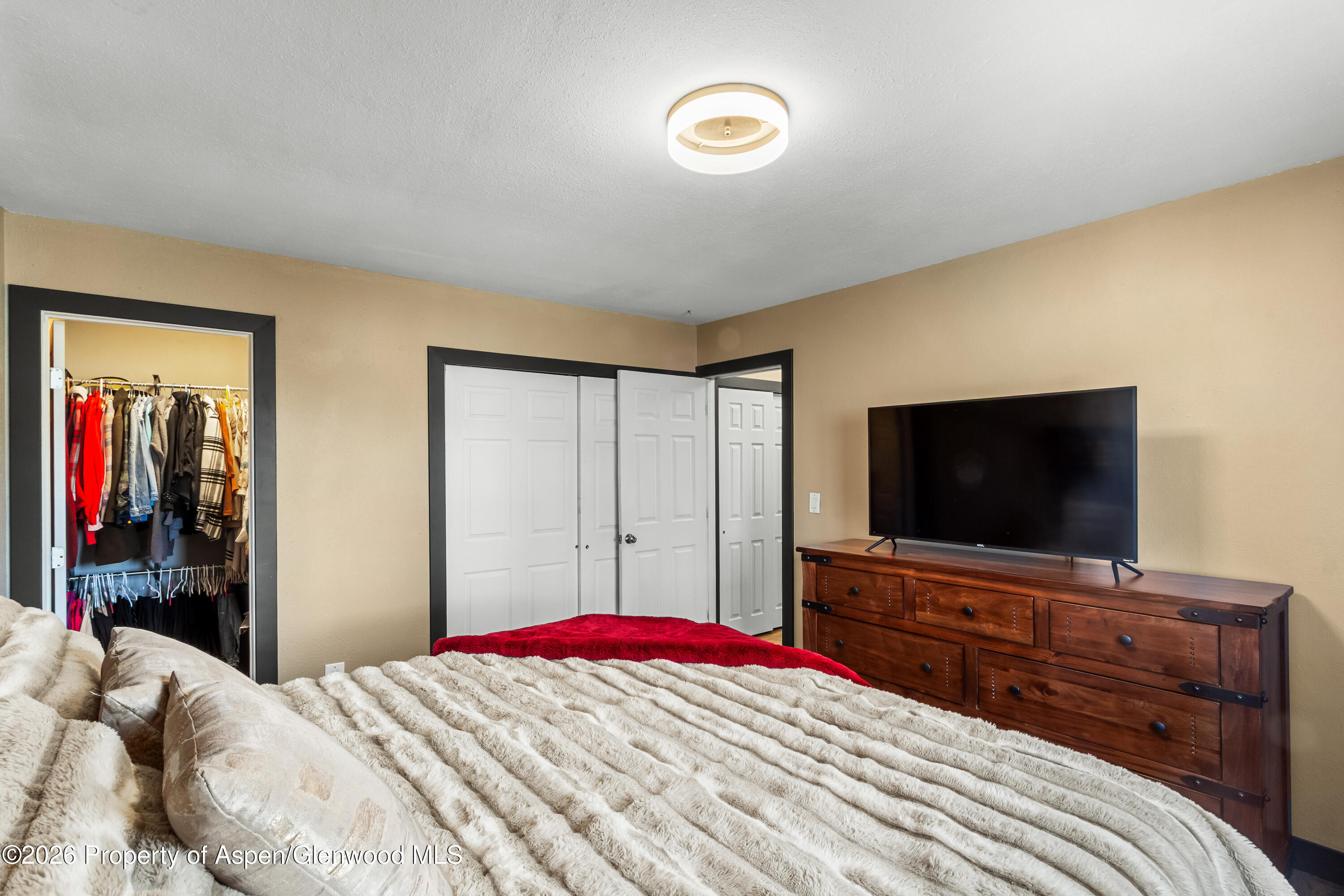 824 W 5th Street Property Photo 18