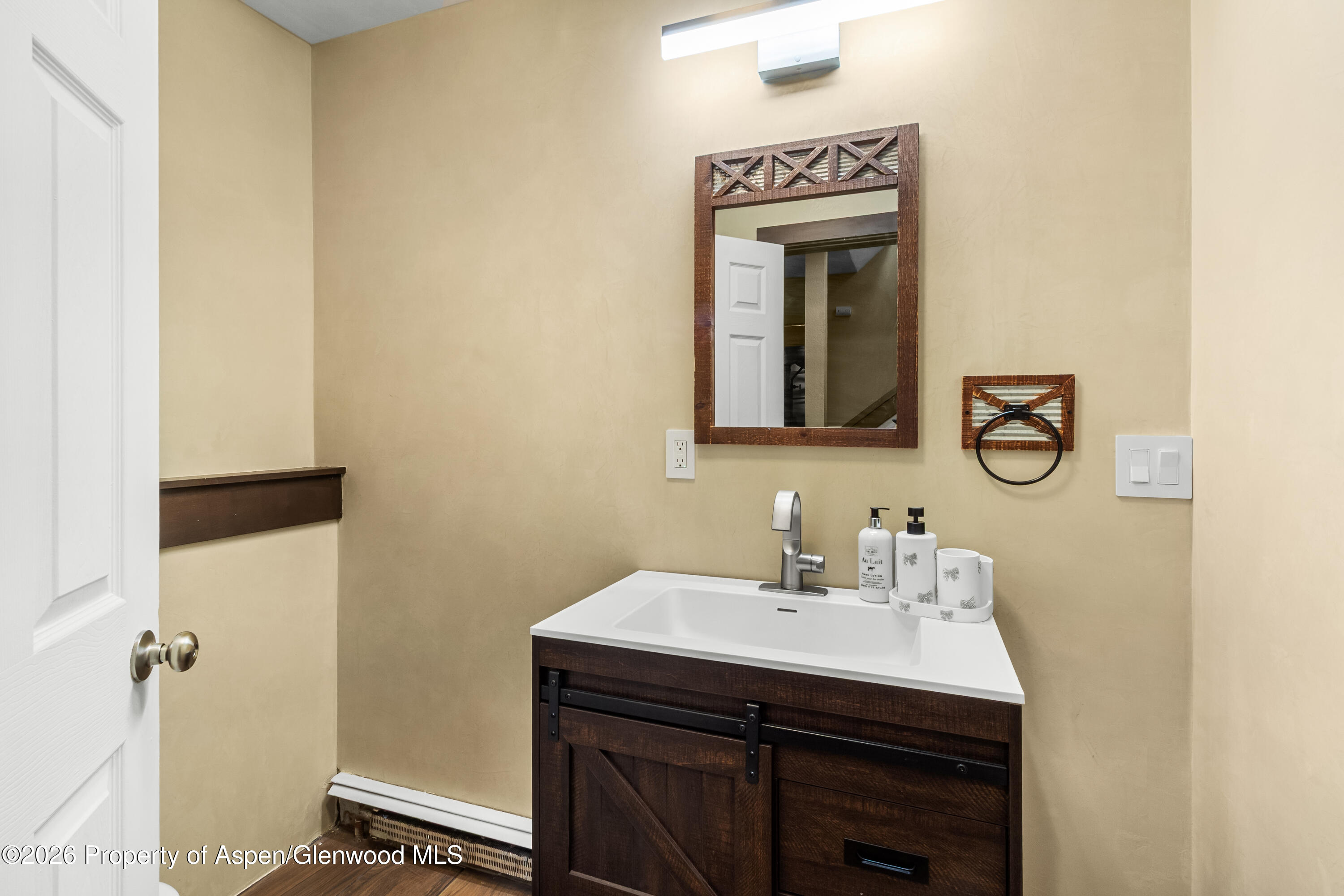 824 W 5th Street Property Photo 24