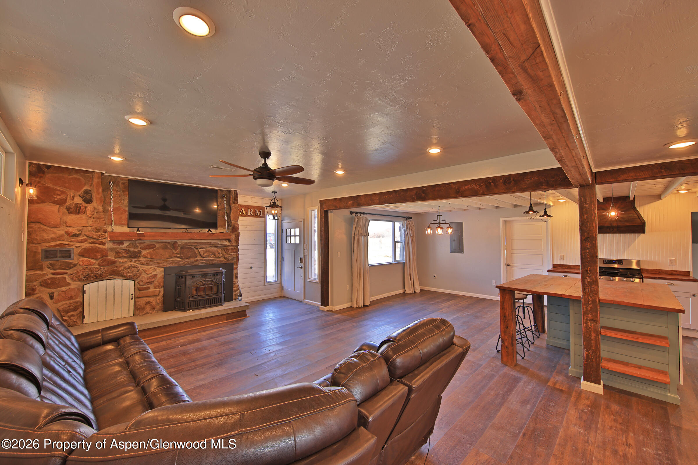 1537 19 Road Property Photo 8