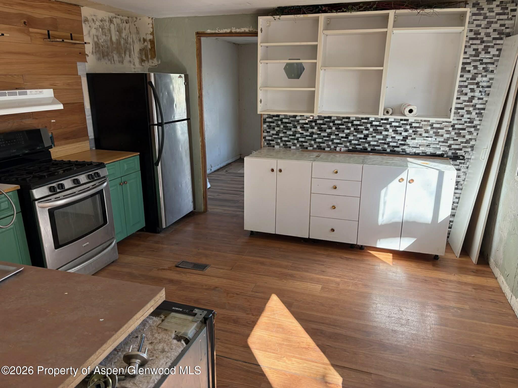 430 E 4th Street 17 Property Photo 2