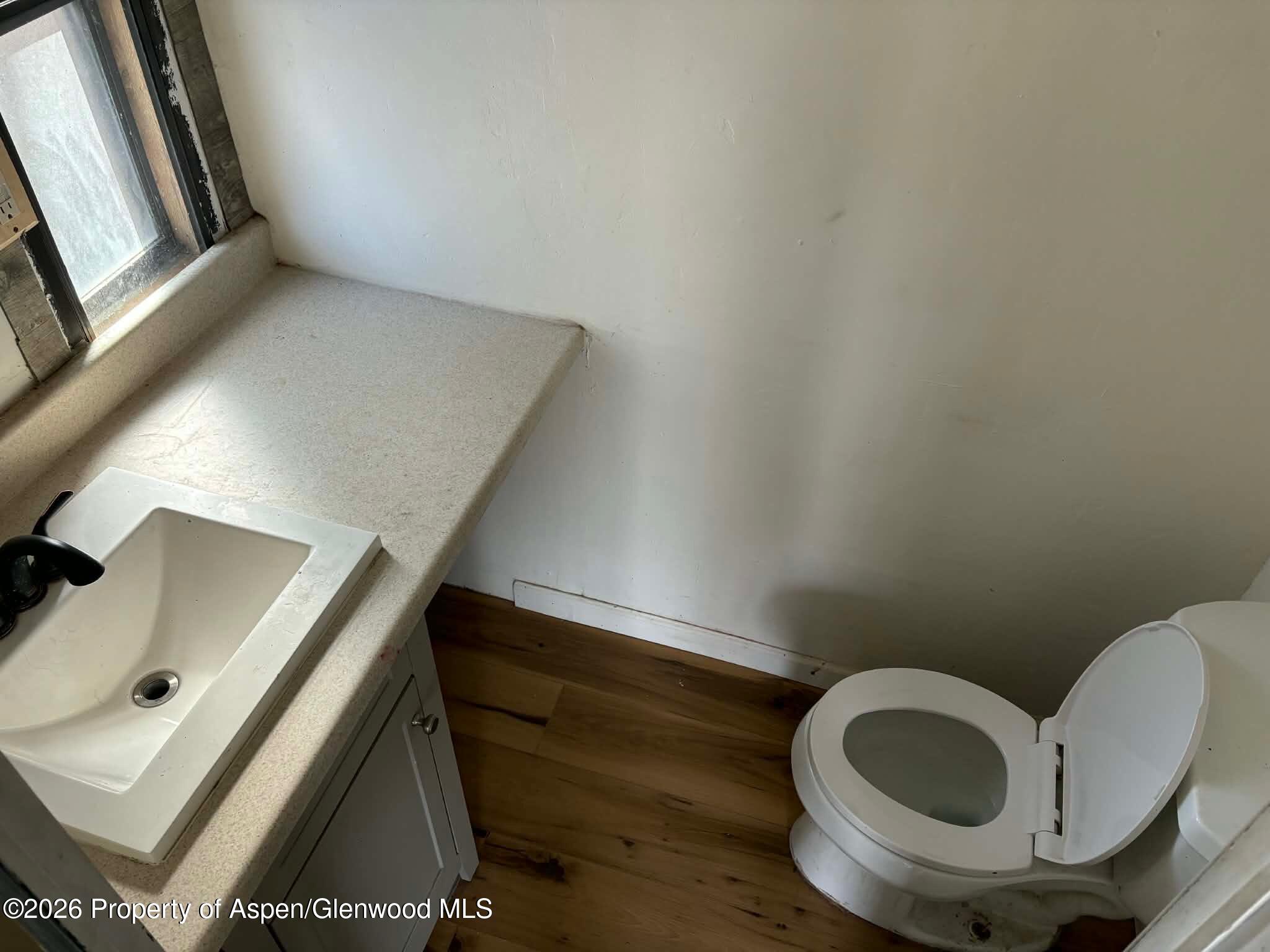 430 E 4th Street 17 Property Photo 5