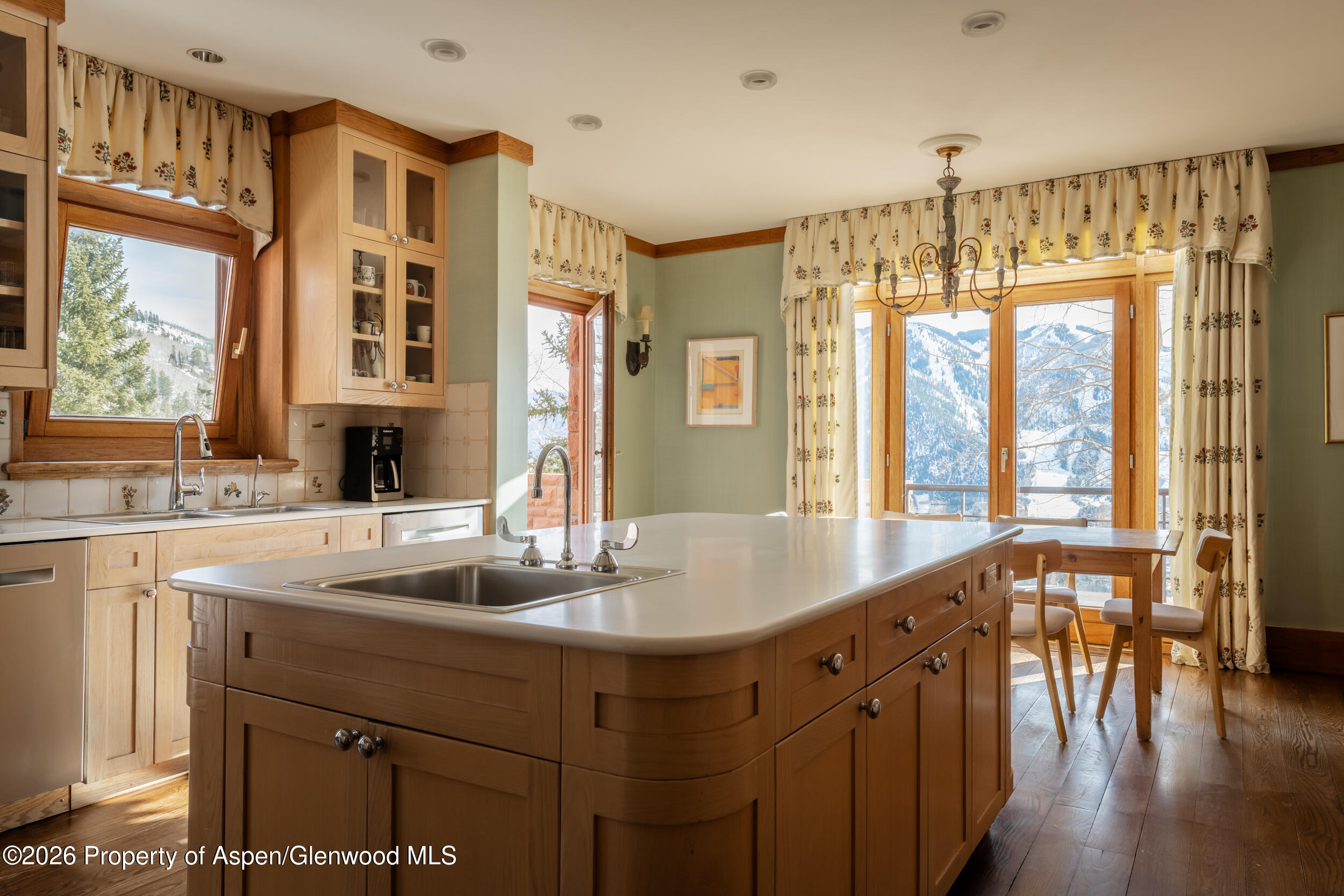 2131 Red Mountain Road Property Photo 8