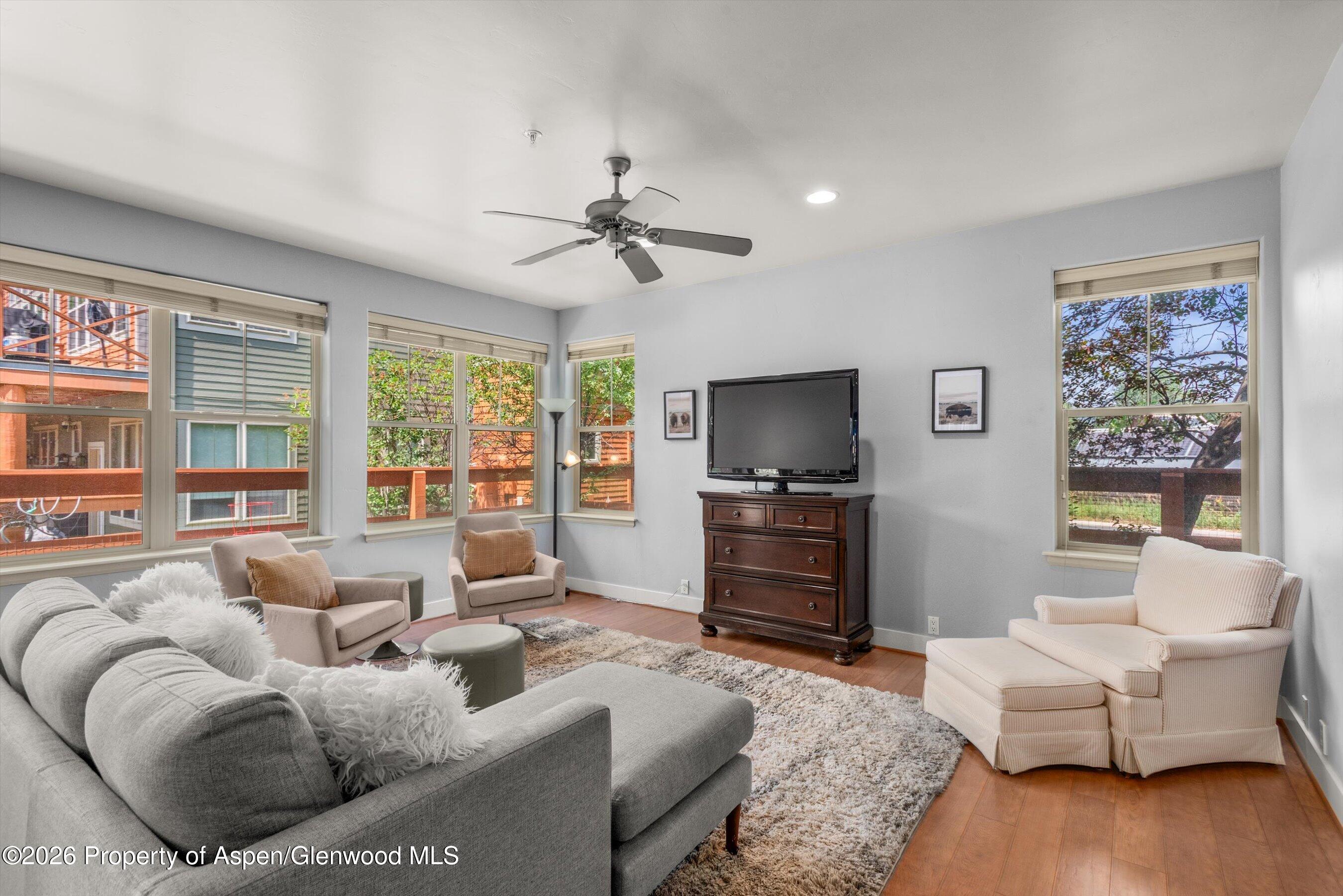 548 Evans Court Property Photo 14