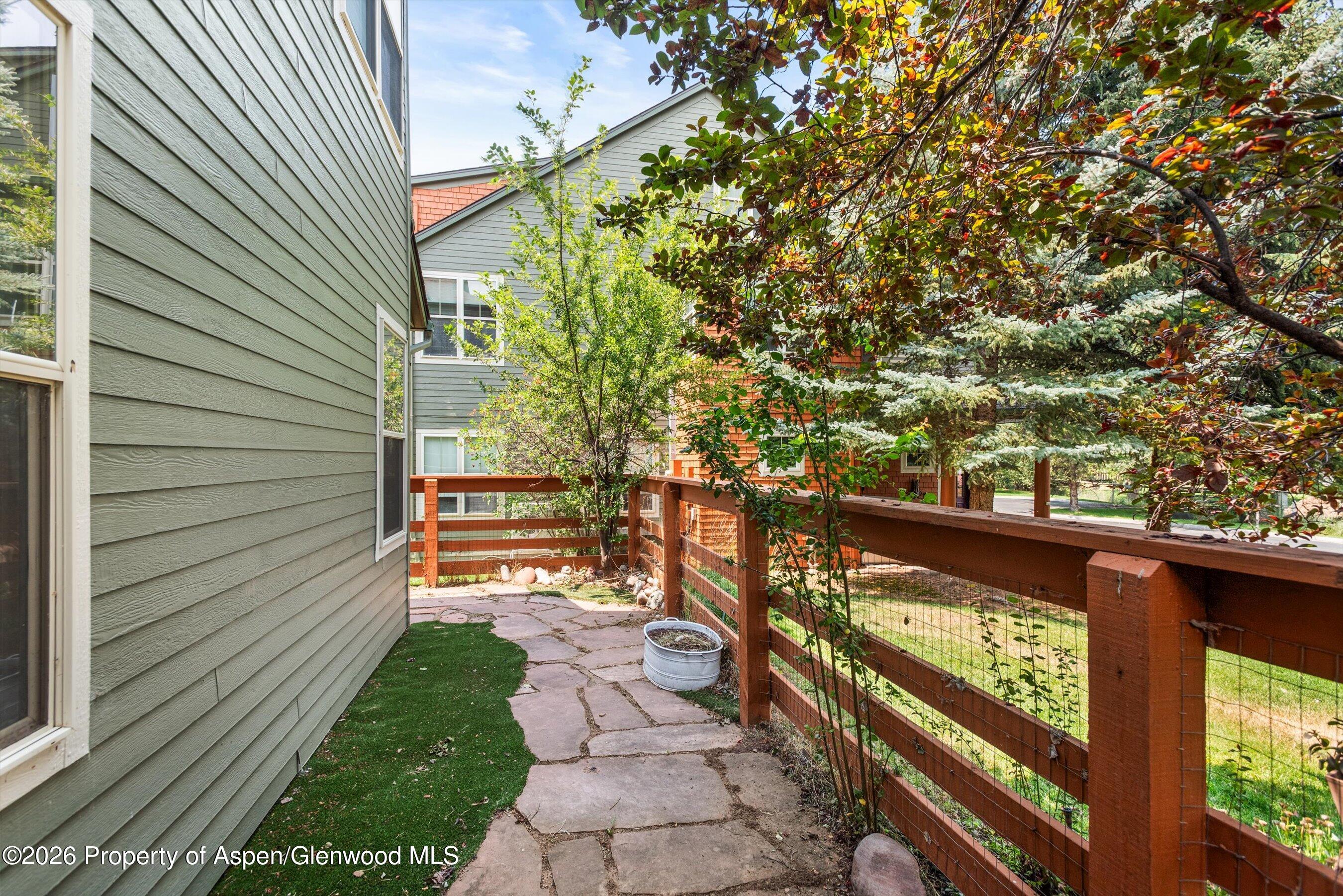 548 Evans Court Property Photo 20