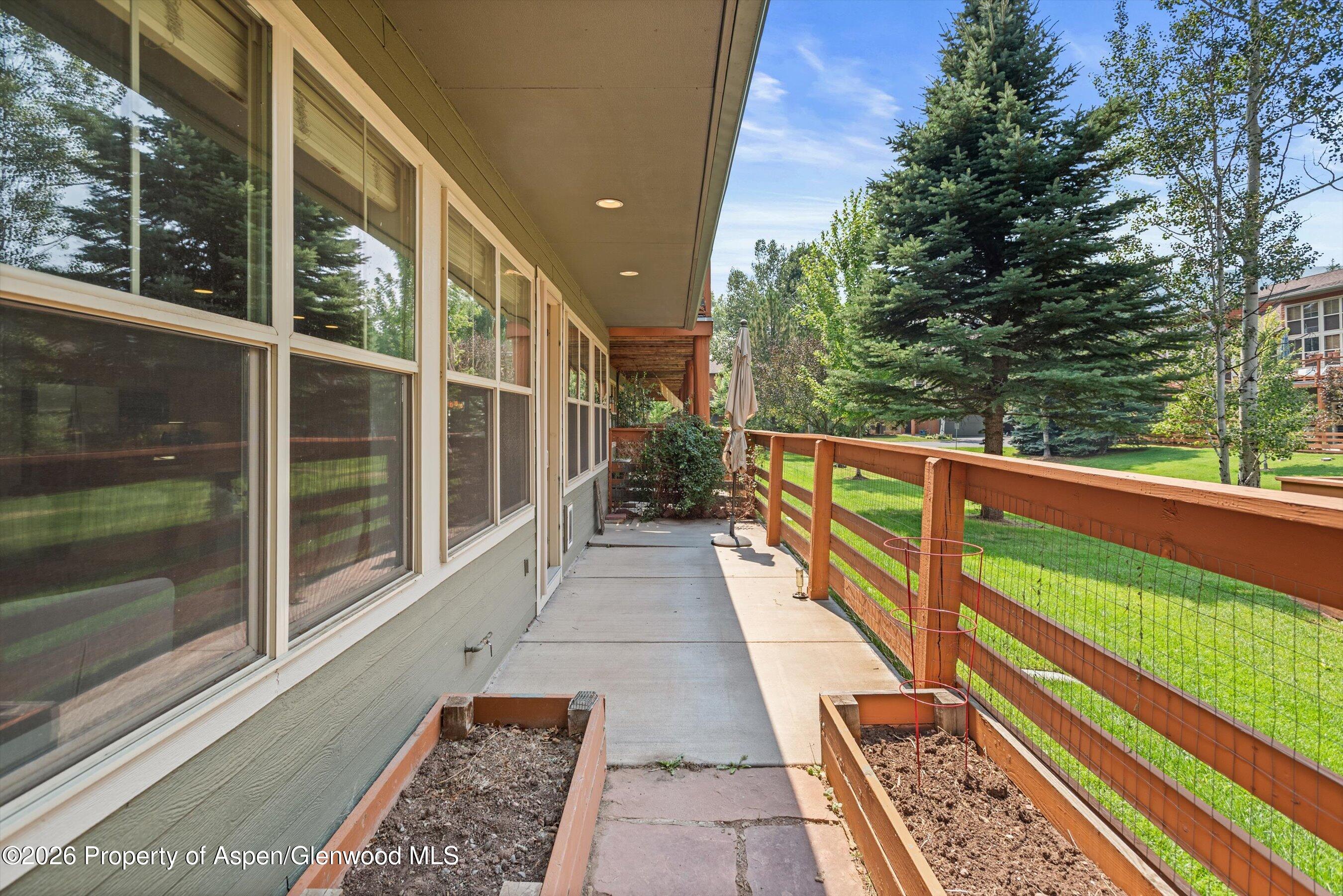 548 Evans Court Property Photo 21