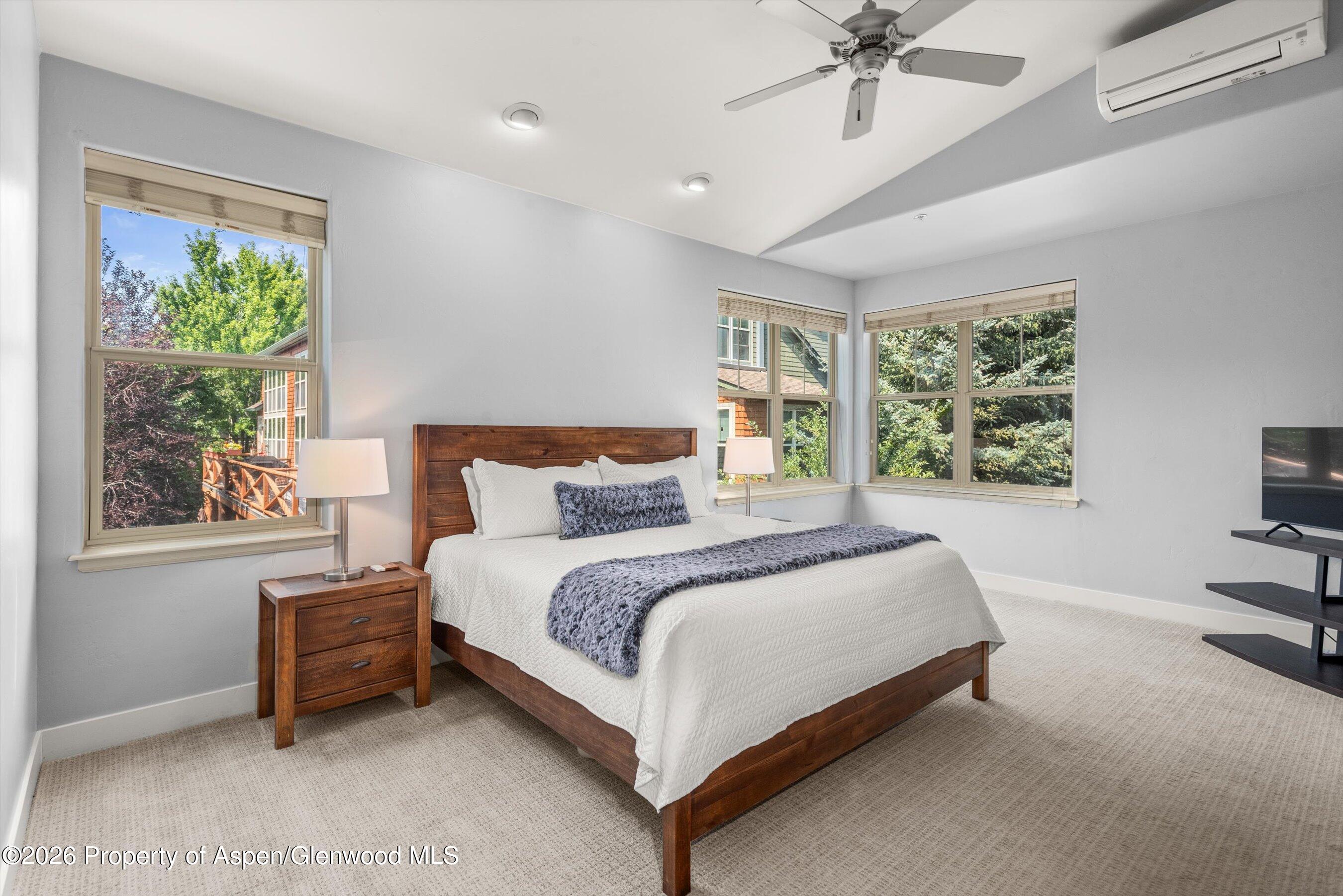 548 Evans Court Property Photo 24