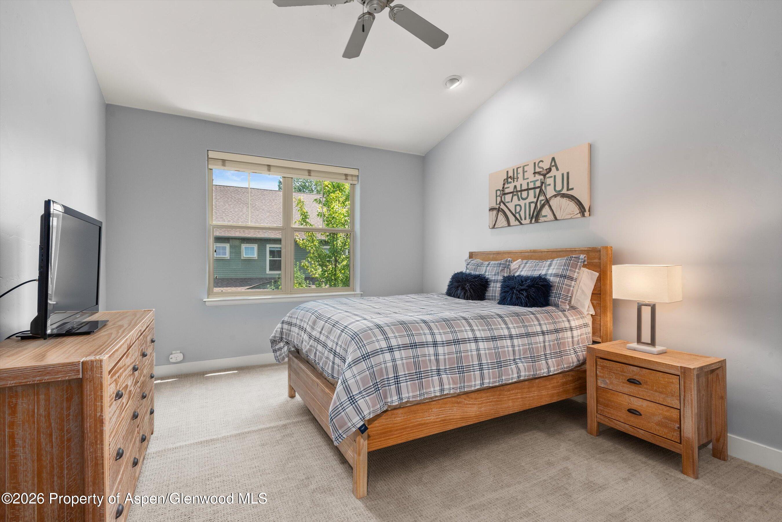 548 Evans Court Property Photo 33