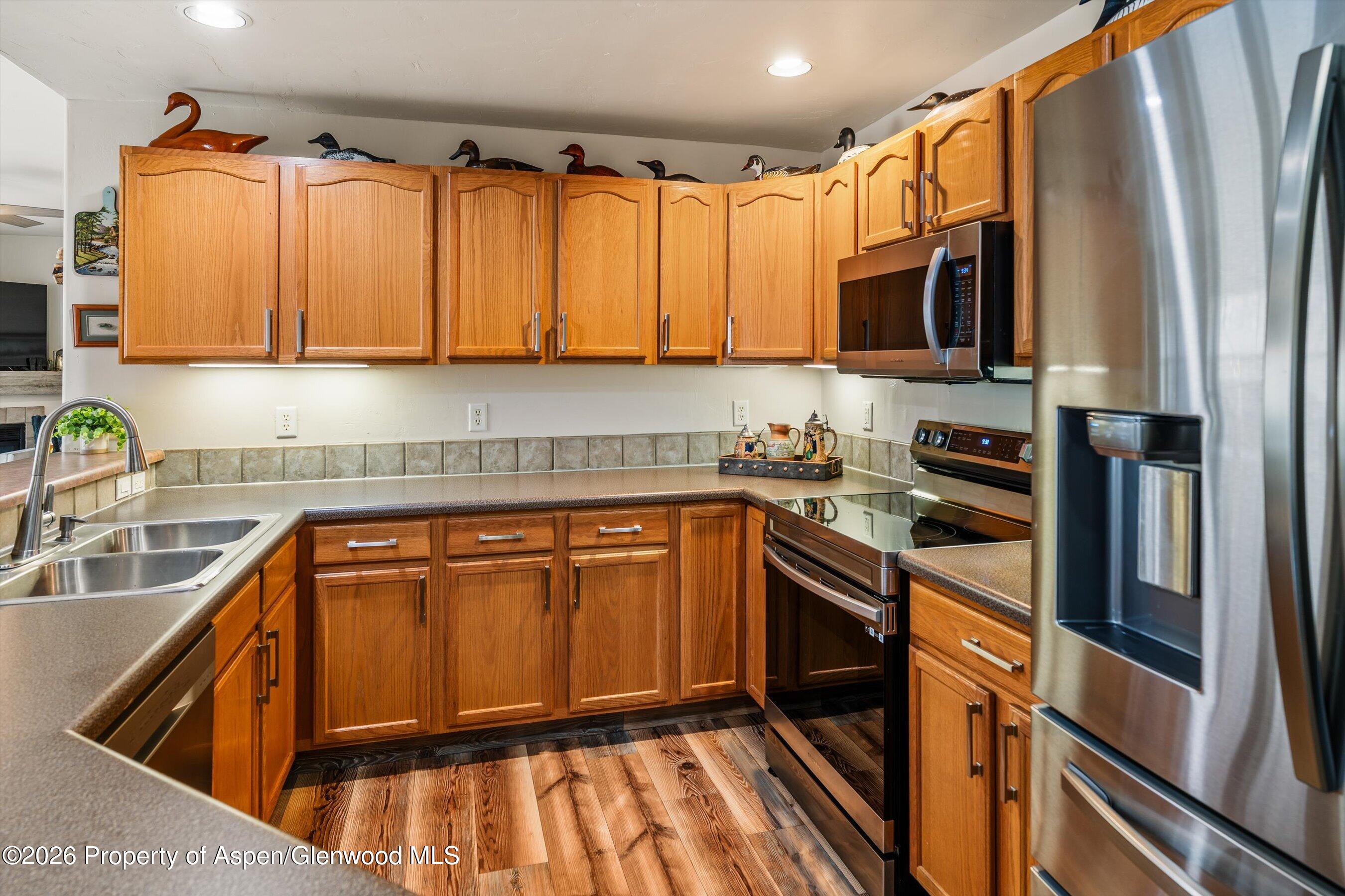 2701 Midland Avenue #811 Property Photo 3