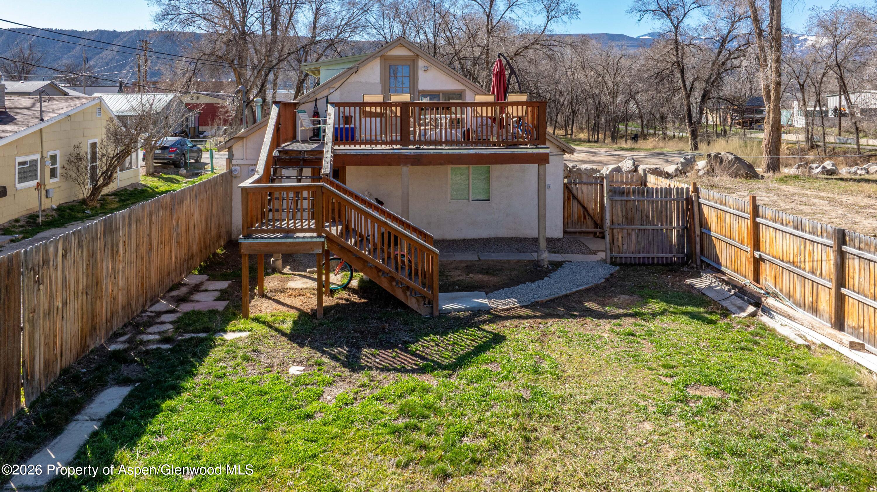 232 W 4th Street Property Photo 6