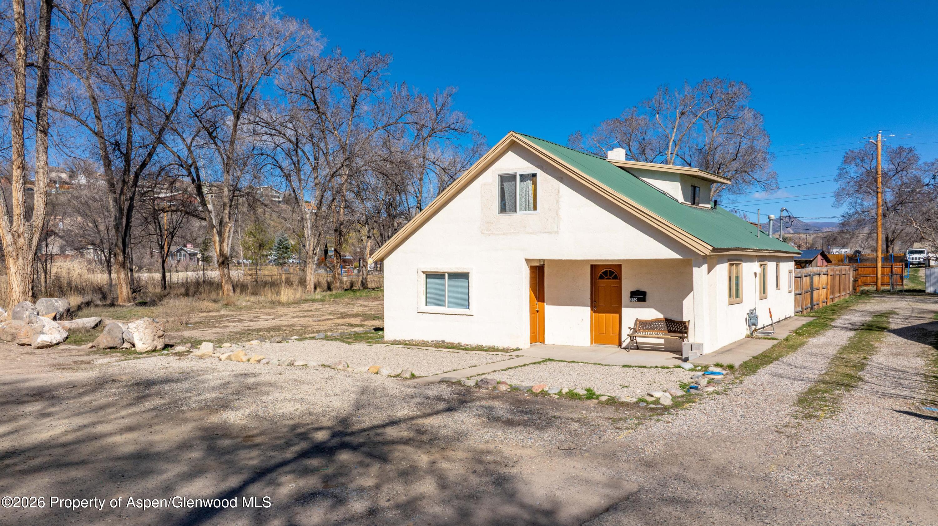 232 W 4th Street Property Photo 7