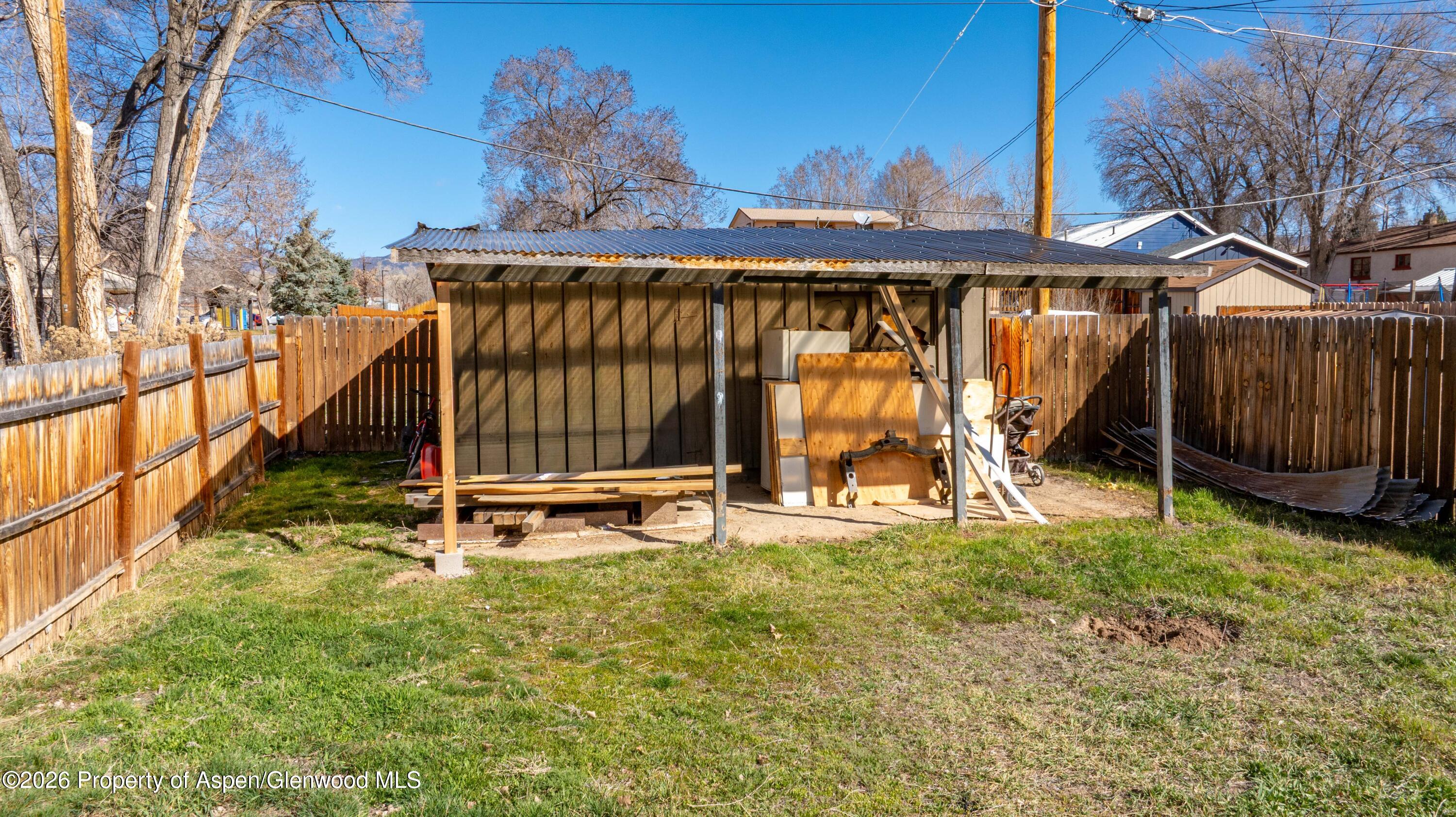 232 W 4th Street Property Photo 15