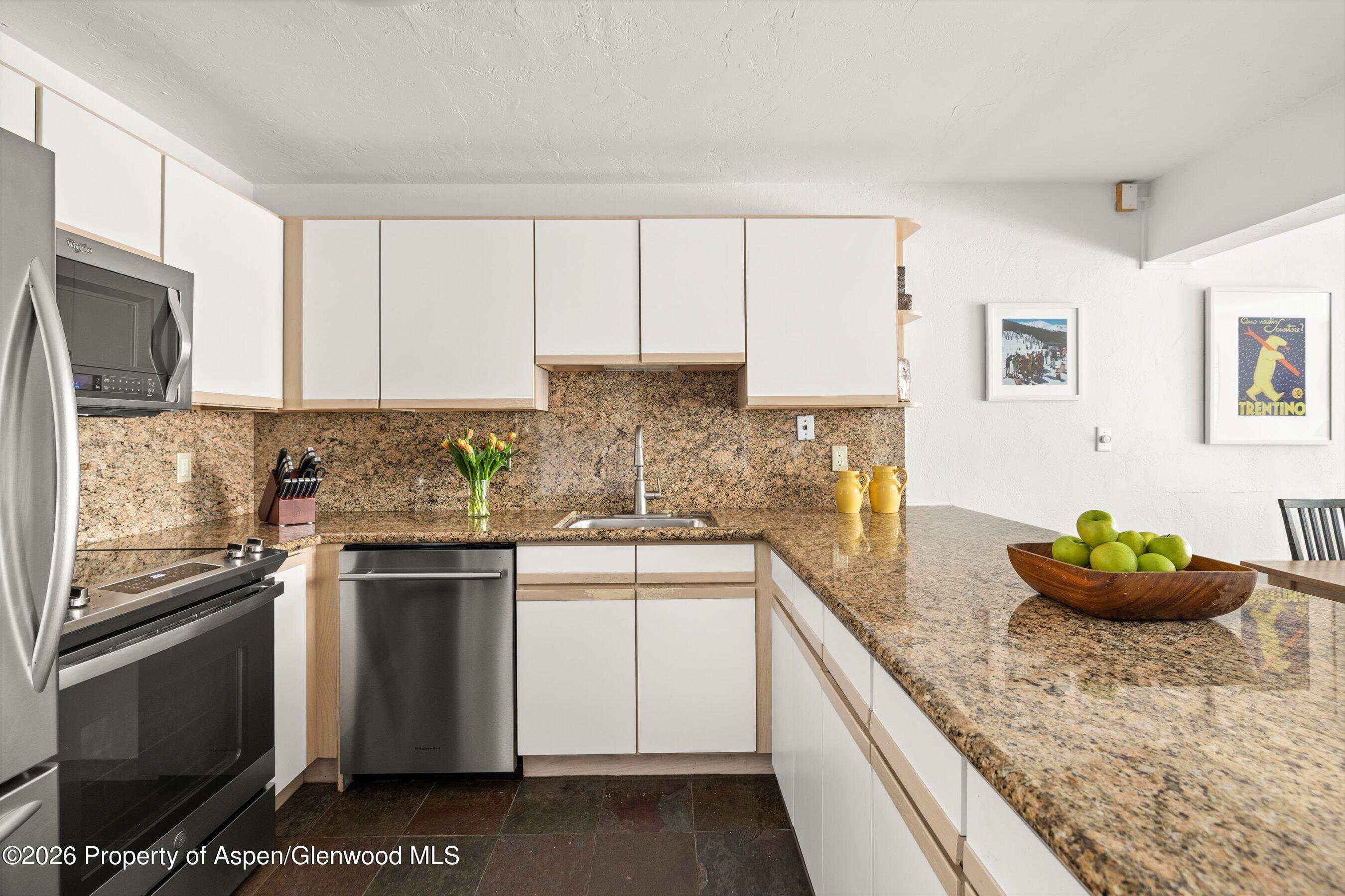 555 E Durant Avenue 2c Property Photo 8