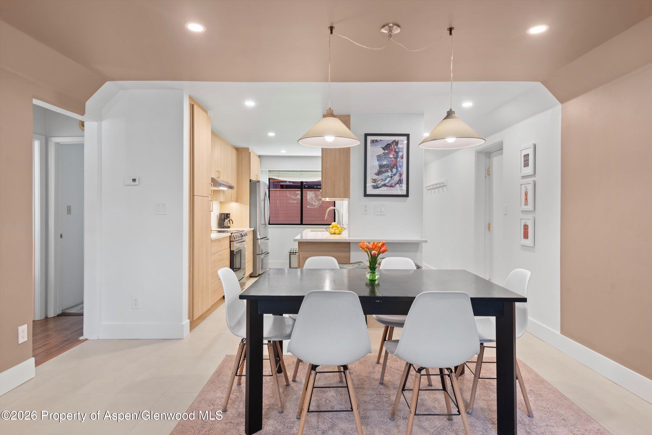907 Vine Street Property Photo 4