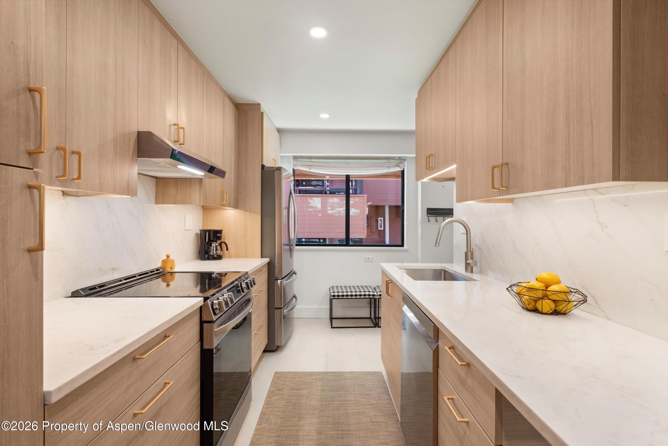 907 Vine Street Property Photo 6