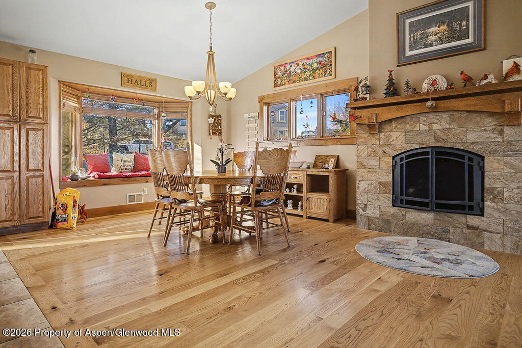 1040 Bryan Way Property Photo 7