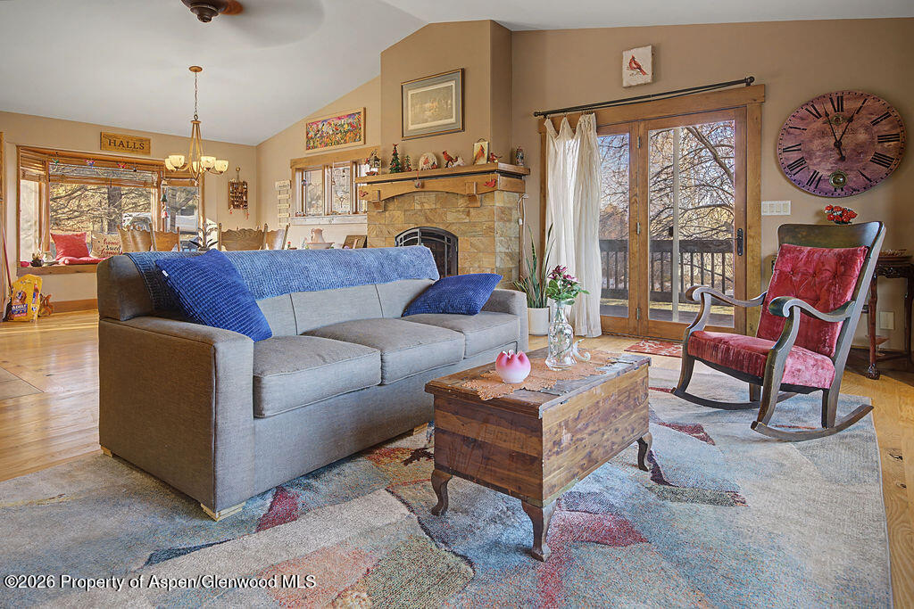 1040 Bryan Way Property Photo 12