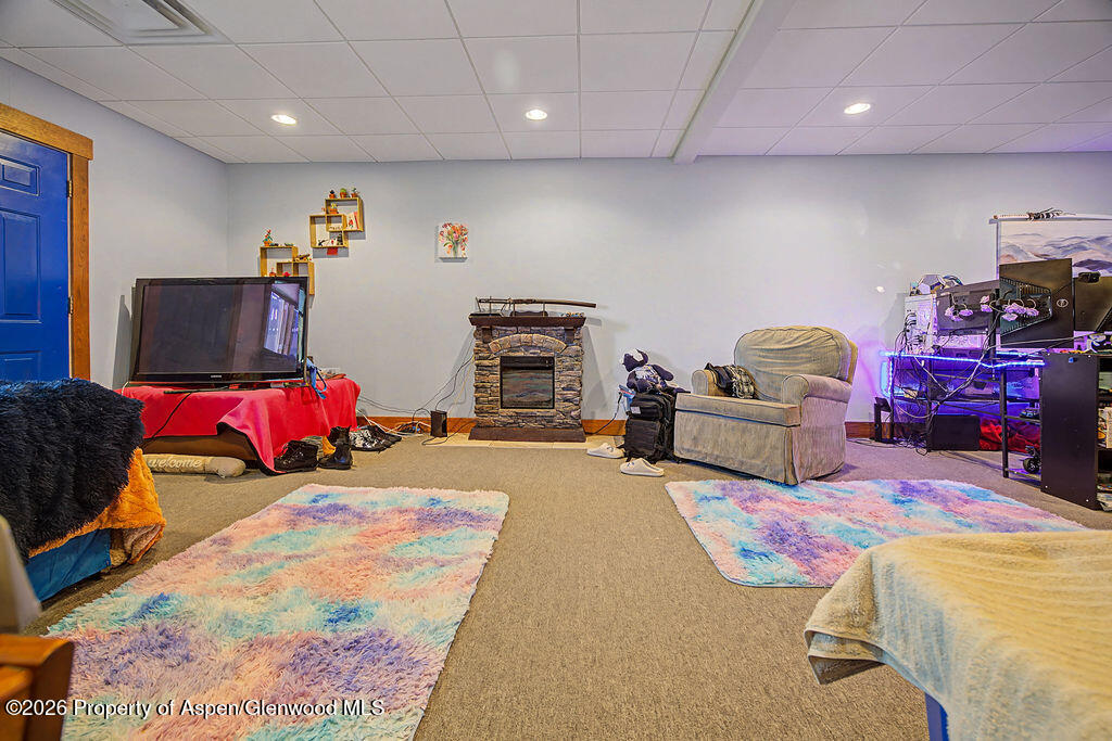1040 Bryan Way Property Photo 25