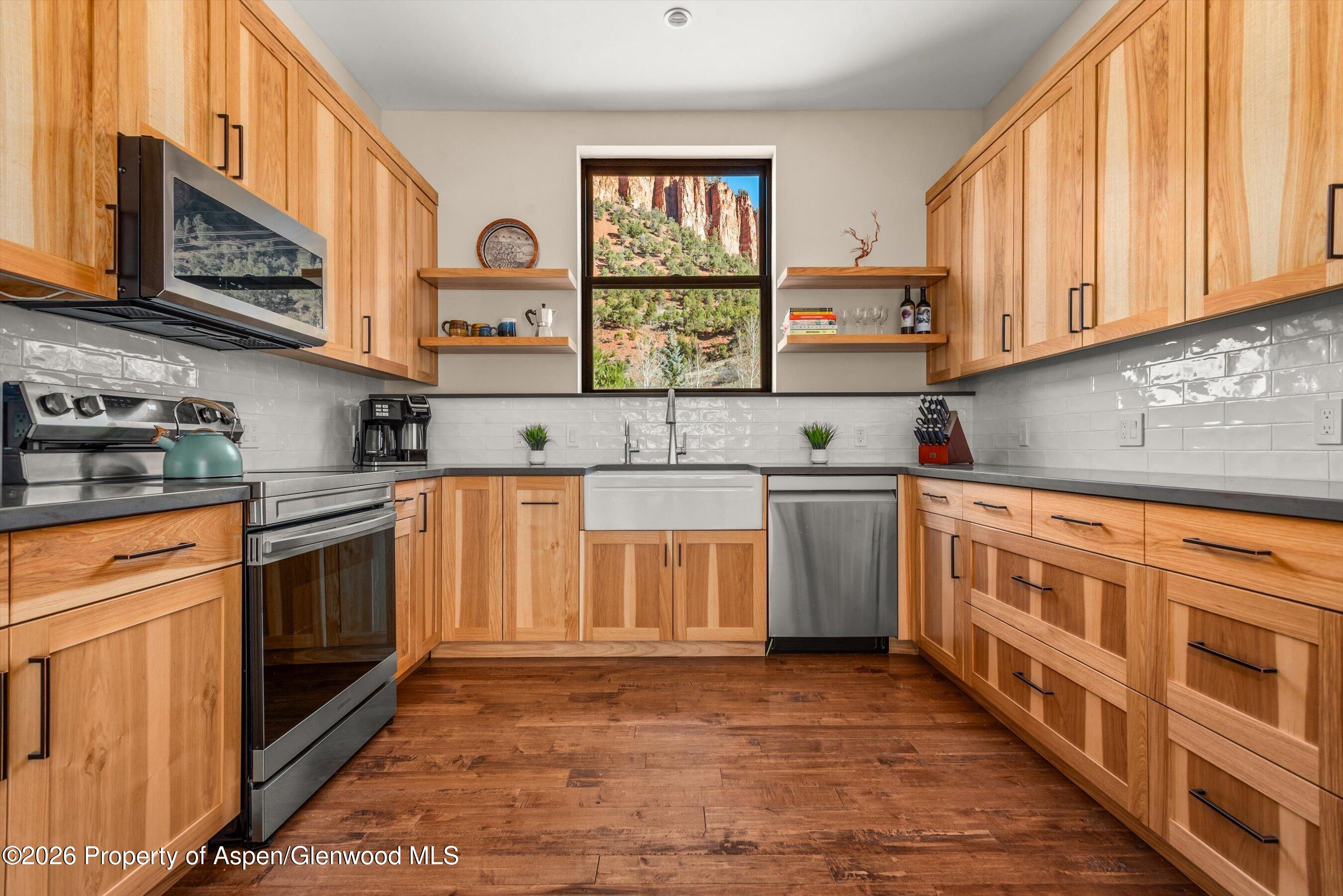 106 Castle View Drive Property Photo 15