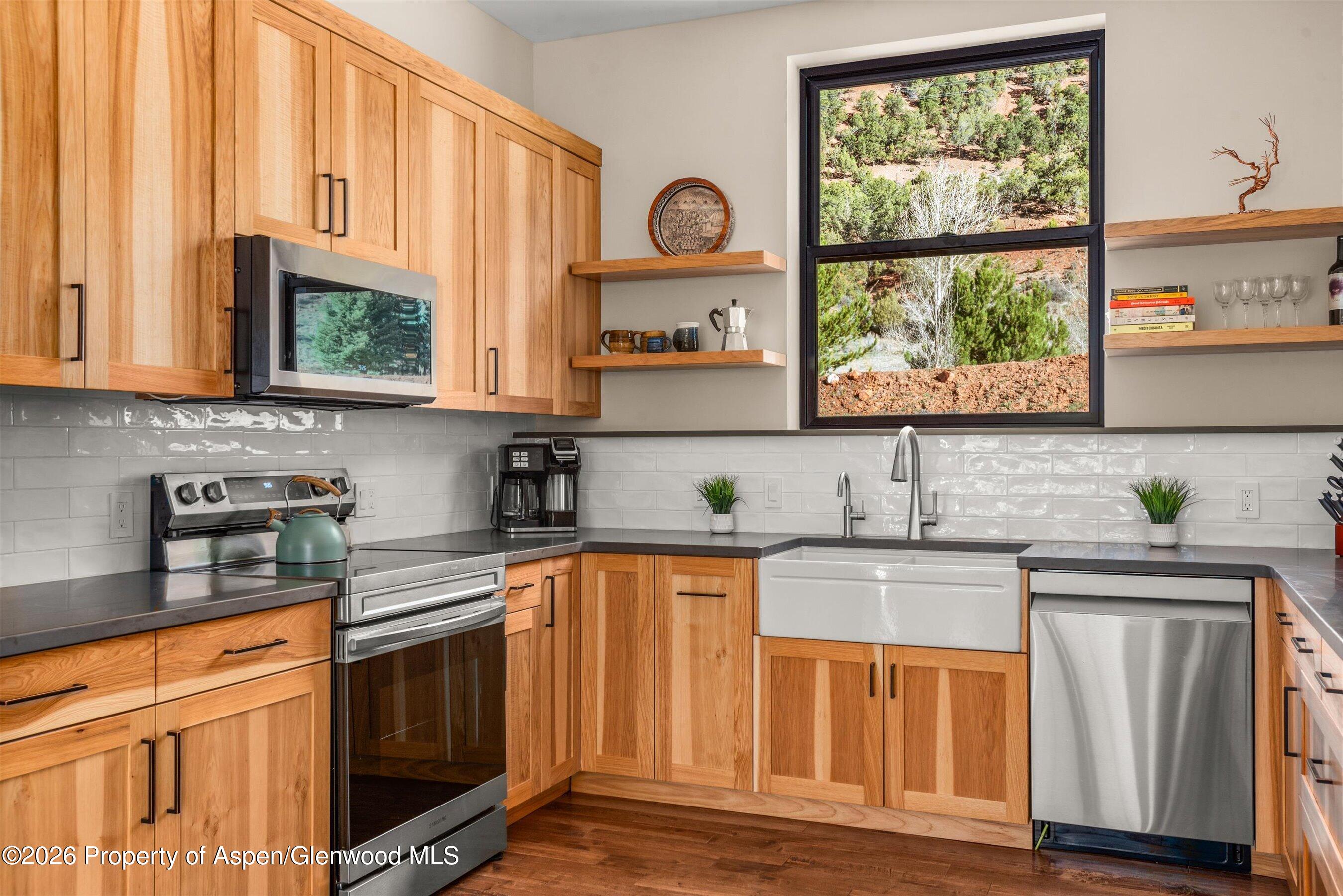 106 Castle View Drive Property Photo 17