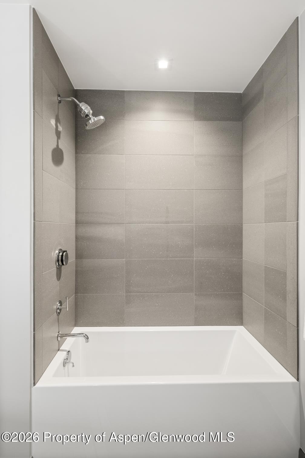 180 Wood Road 402 Property Photo 71