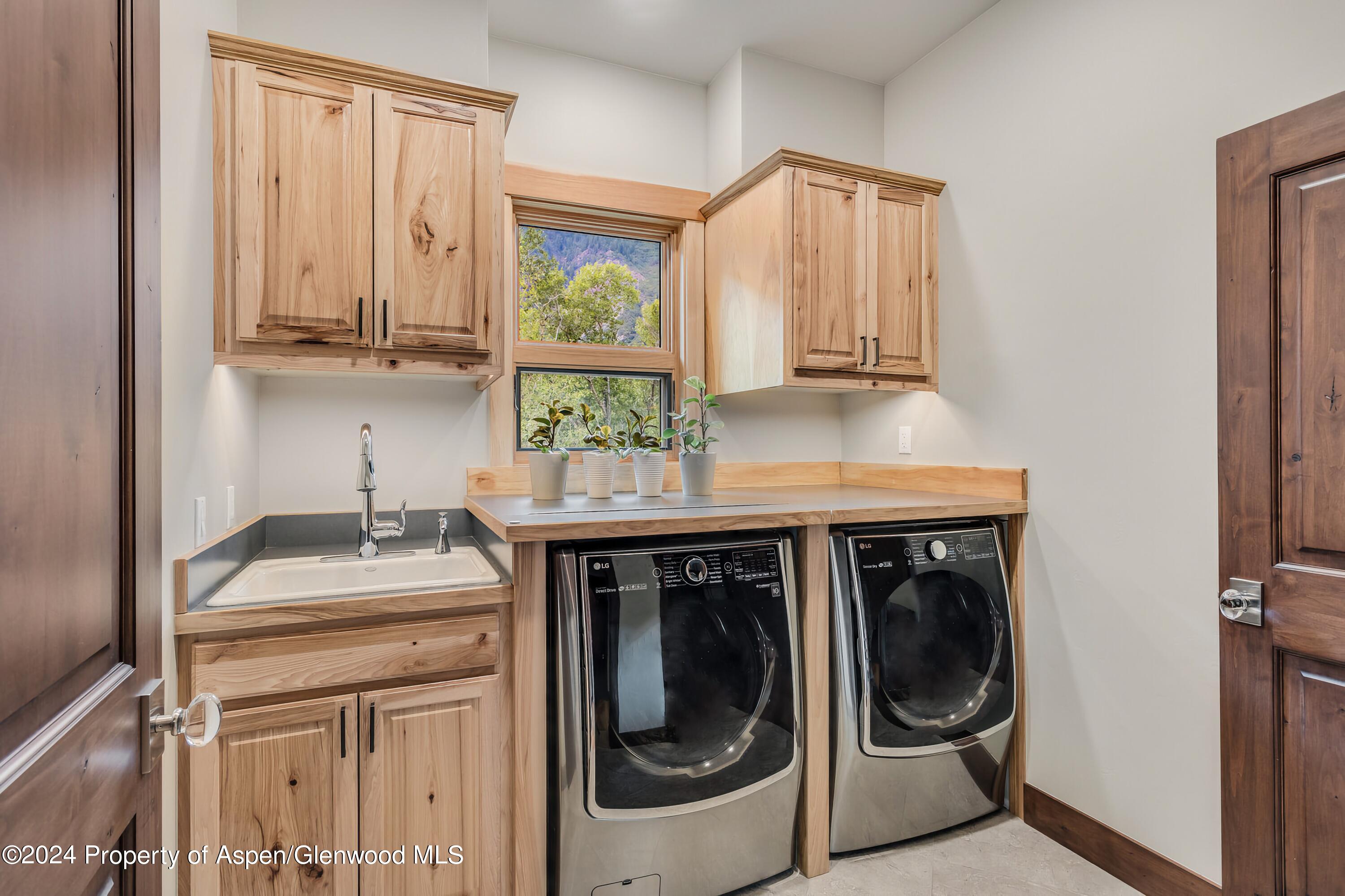 900 Dorais Way Property Photo 33