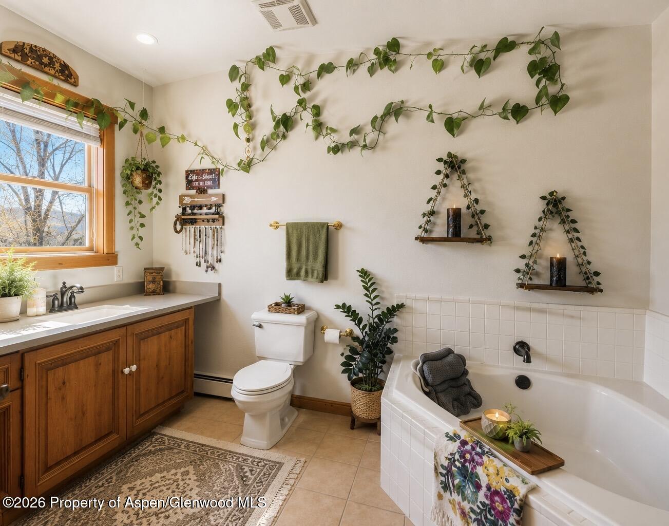 682 Alder Ridge Lane Property Photo 8