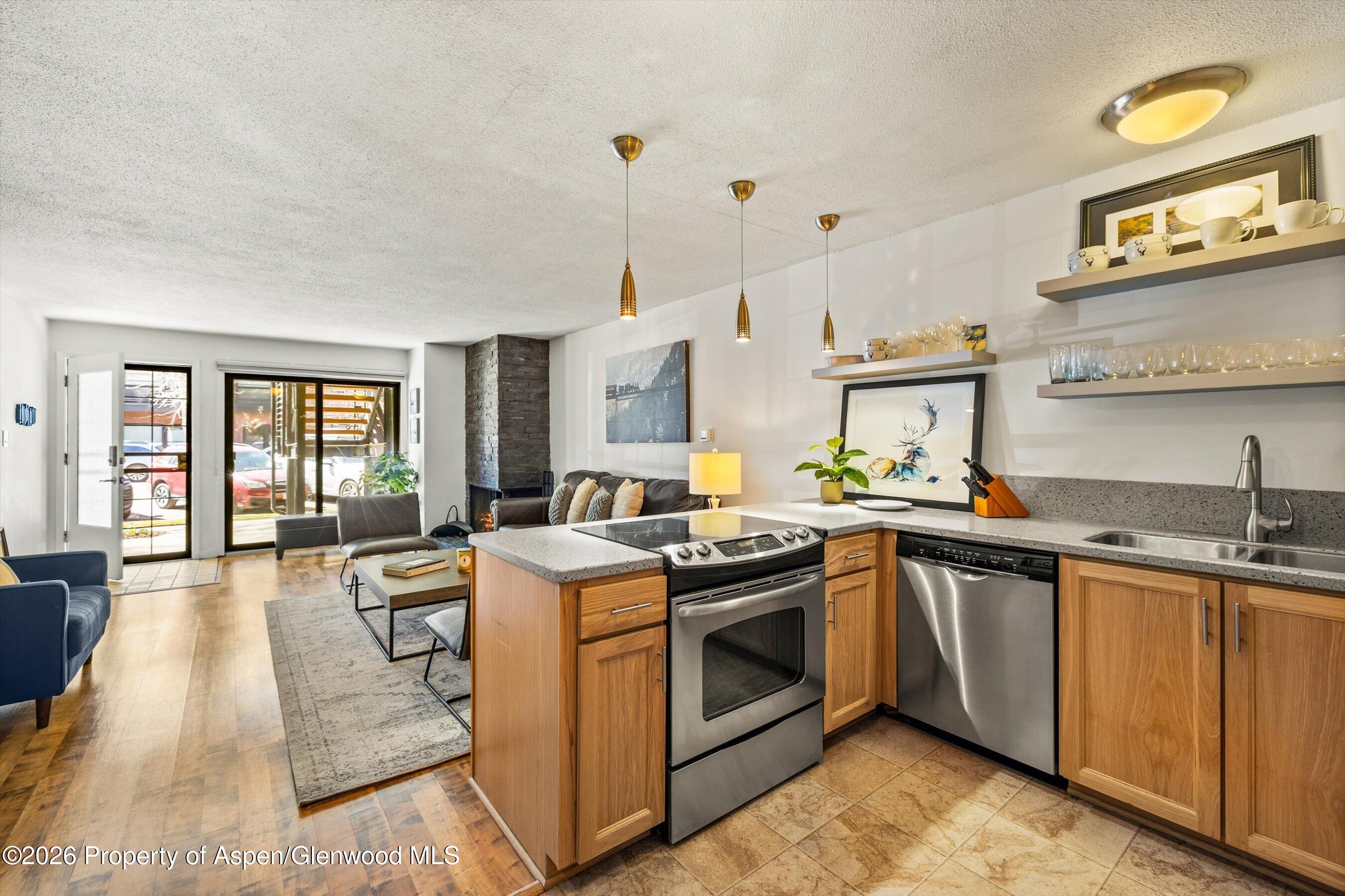 210 E Cooper Avenue 1-c Property Photo 5