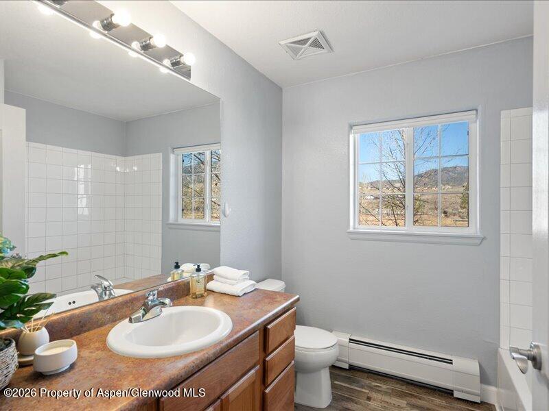 433 Riverview Drive 1602 Property Photo 9