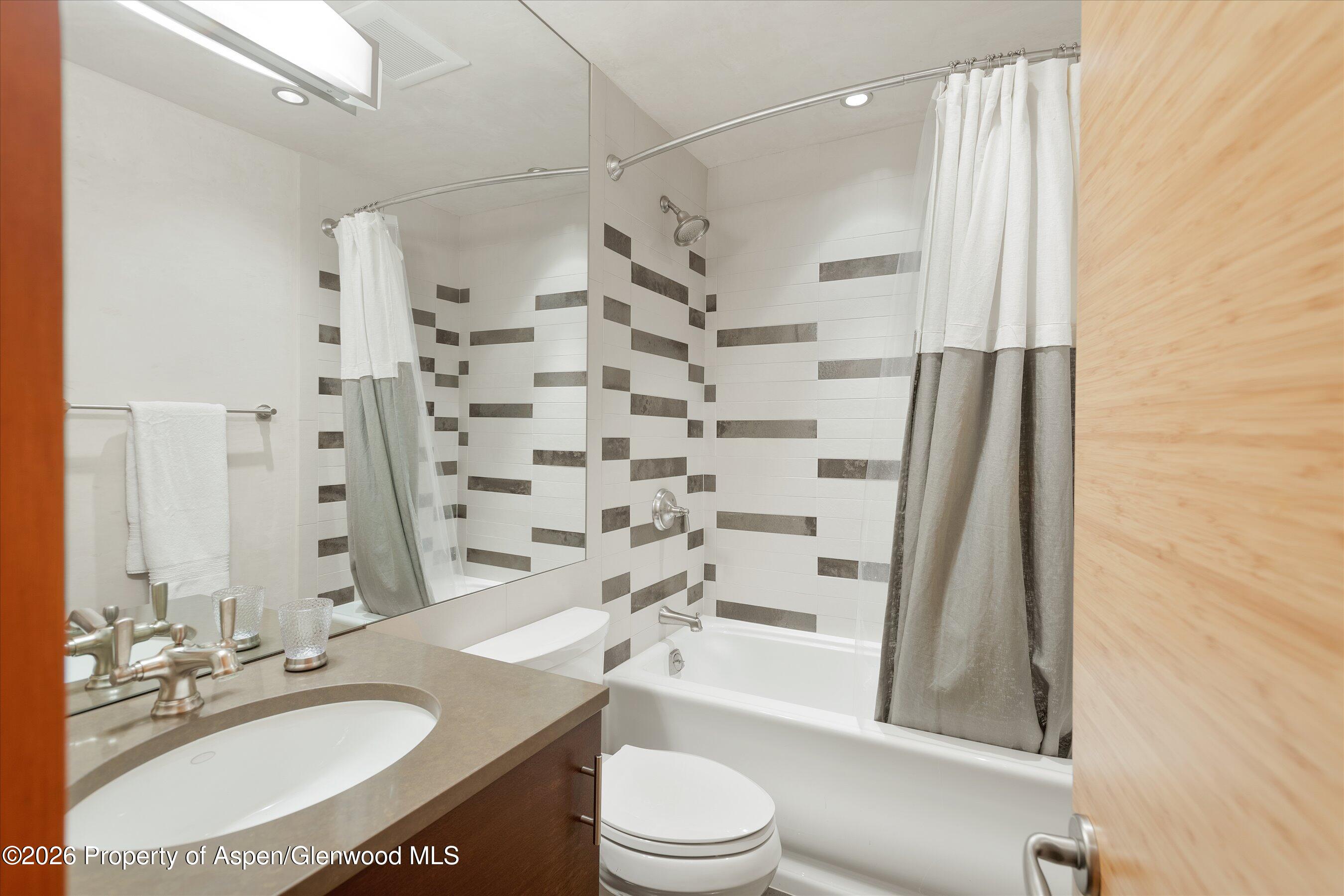2556 Lower River Road Property Photo 36