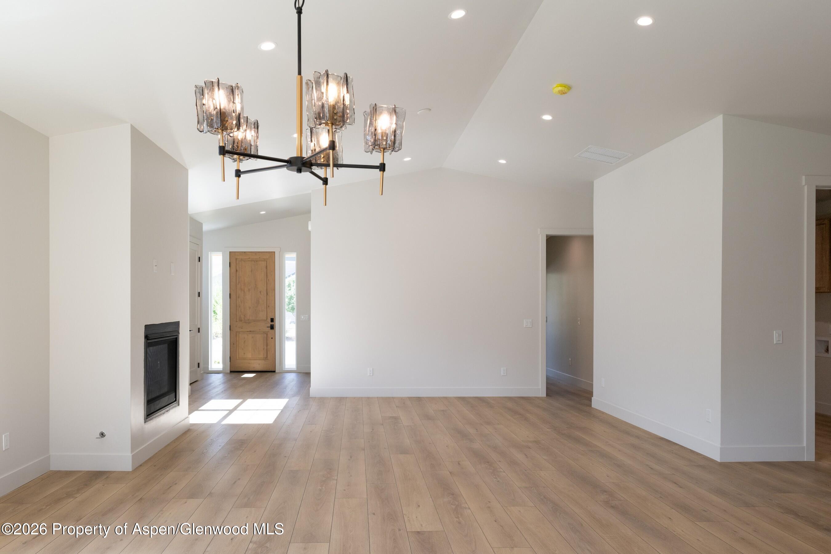 560 S Wildhorse Drive Property Photo 7