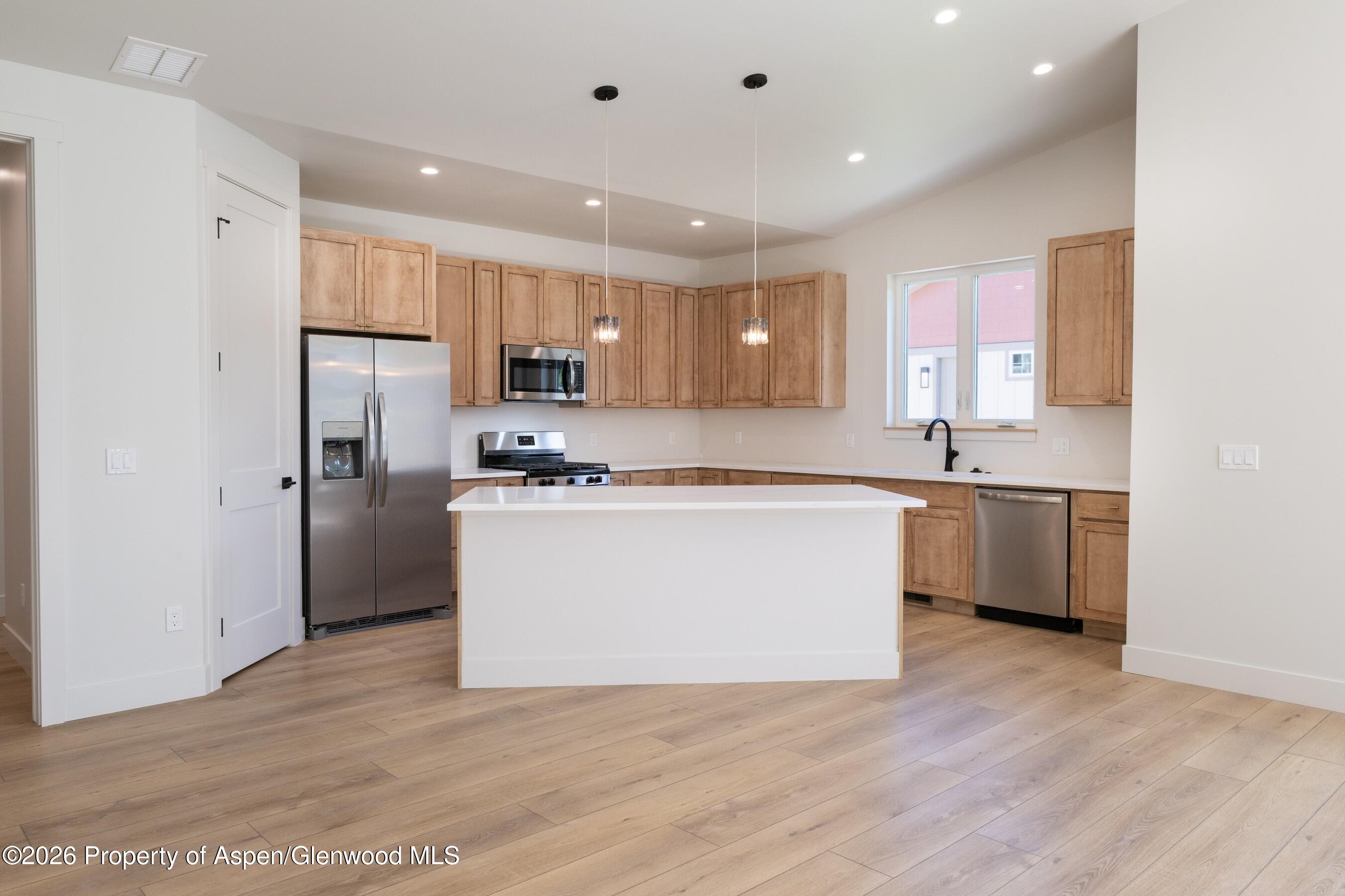 560 S Wildhorse Drive Property Photo 8