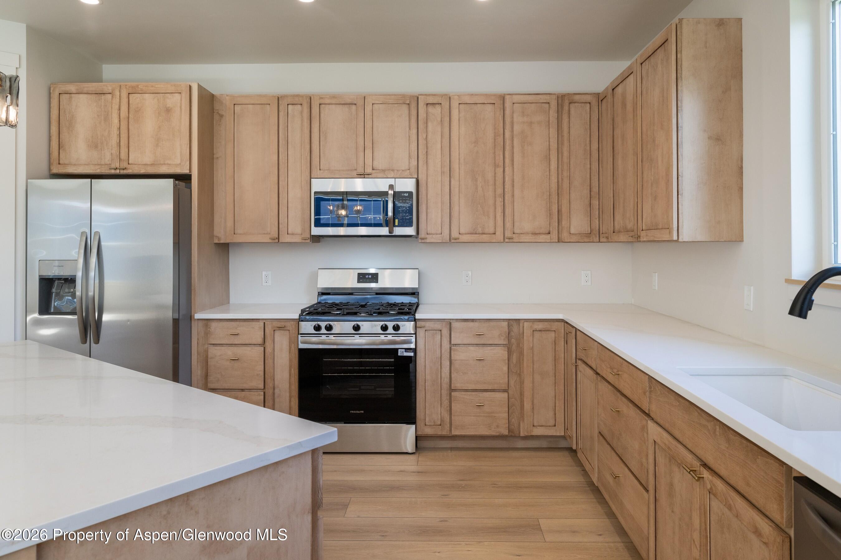 560 S Wildhorse Drive Property Photo 10