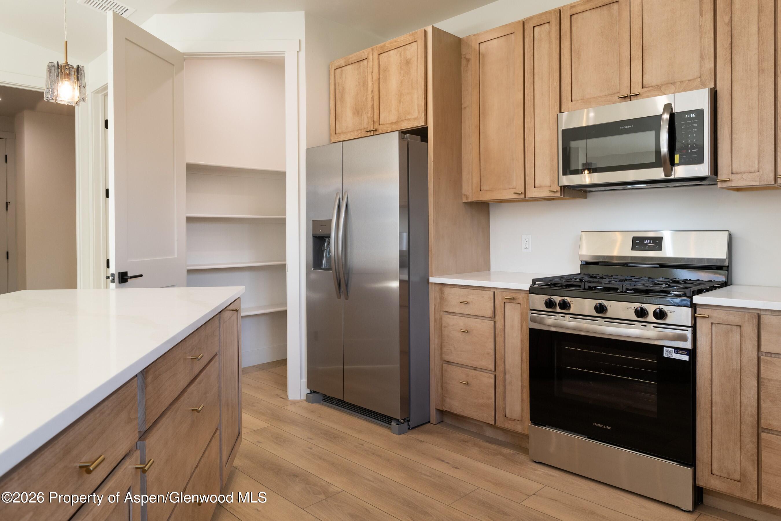 560 S Wildhorse Drive Property Photo 12