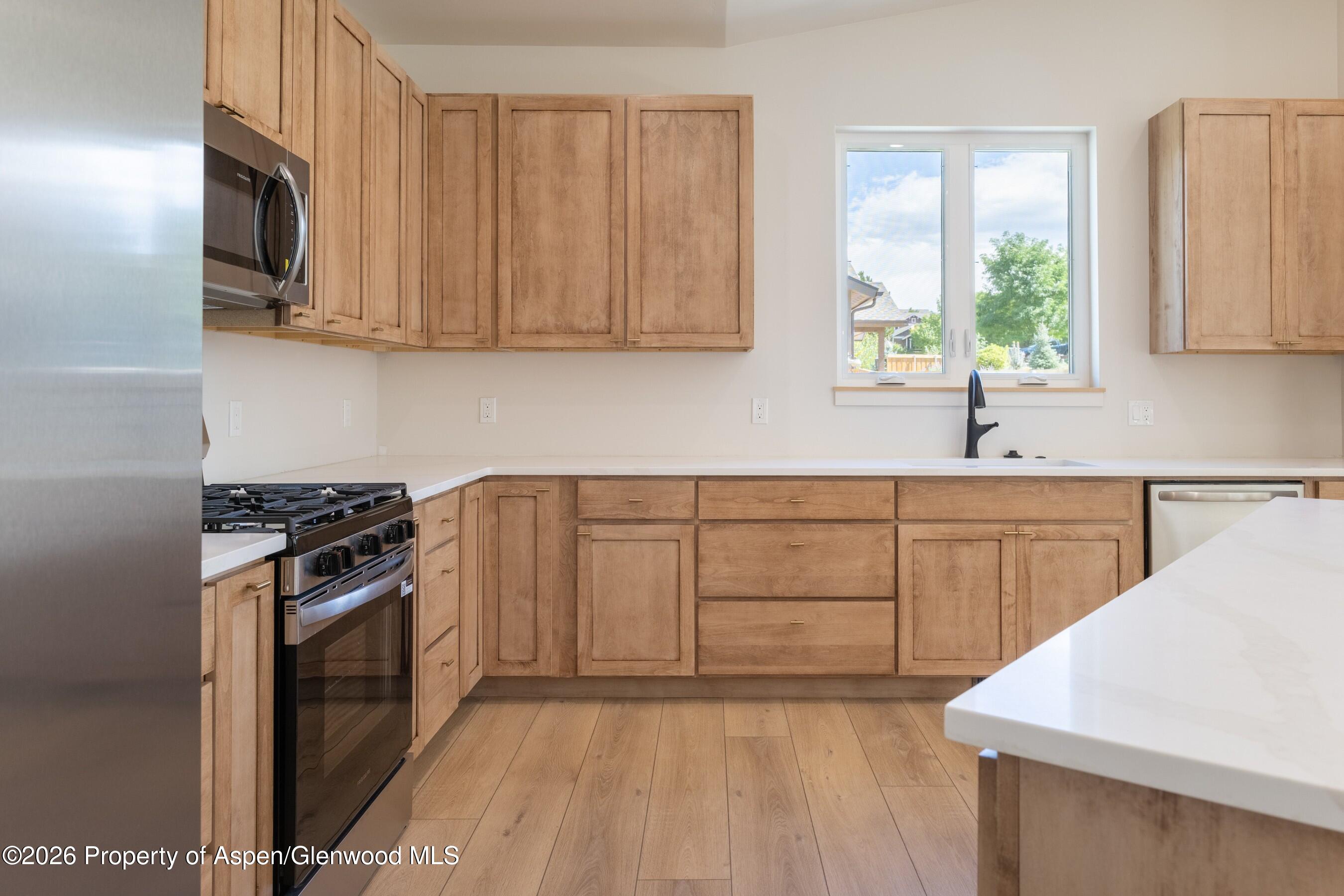 560 S Wildhorse Drive Property Photo 13