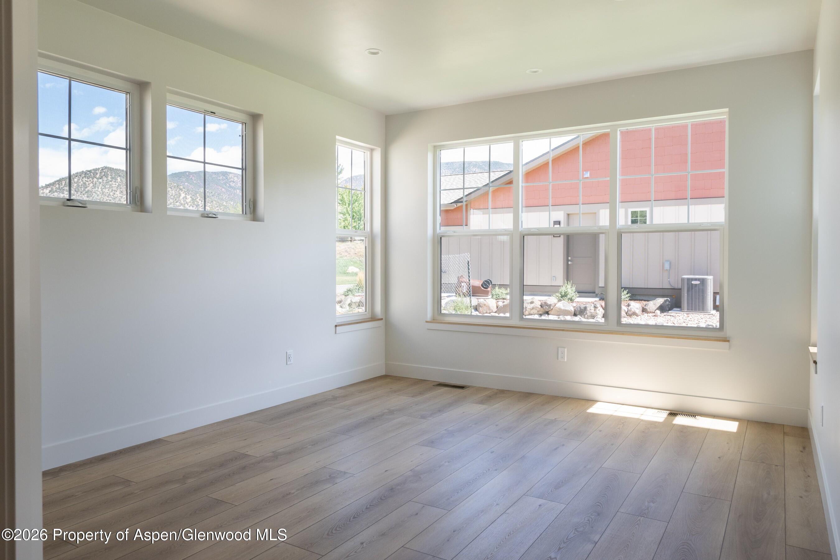 560 S Wildhorse Drive Property Photo 14