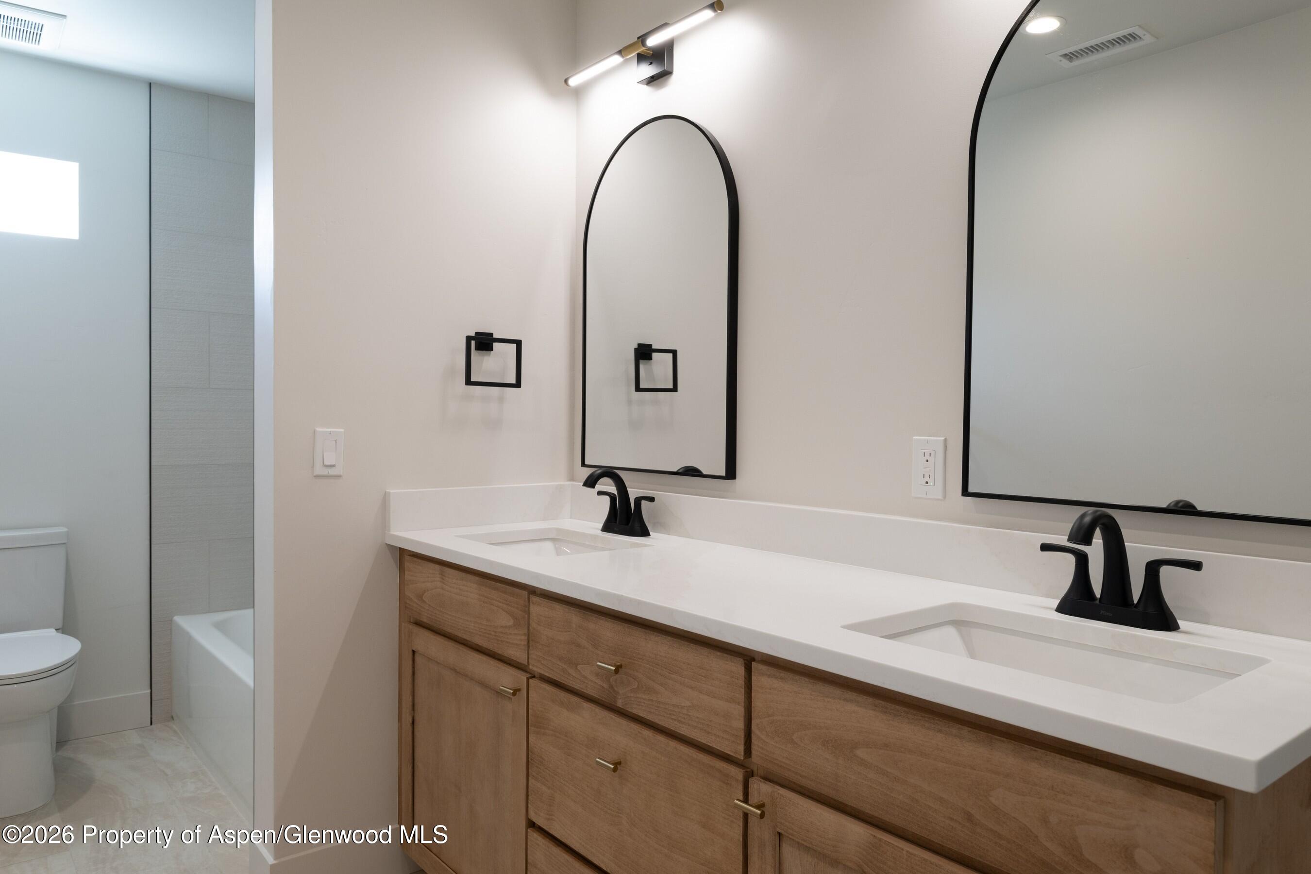560 S Wildhorse Drive Property Photo 23