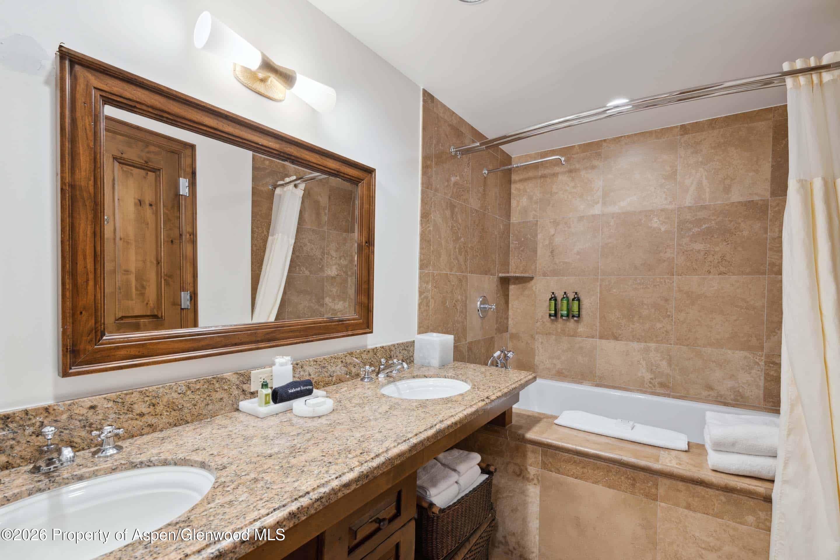 415 E Dean St, Unit 43 Property Photo 9