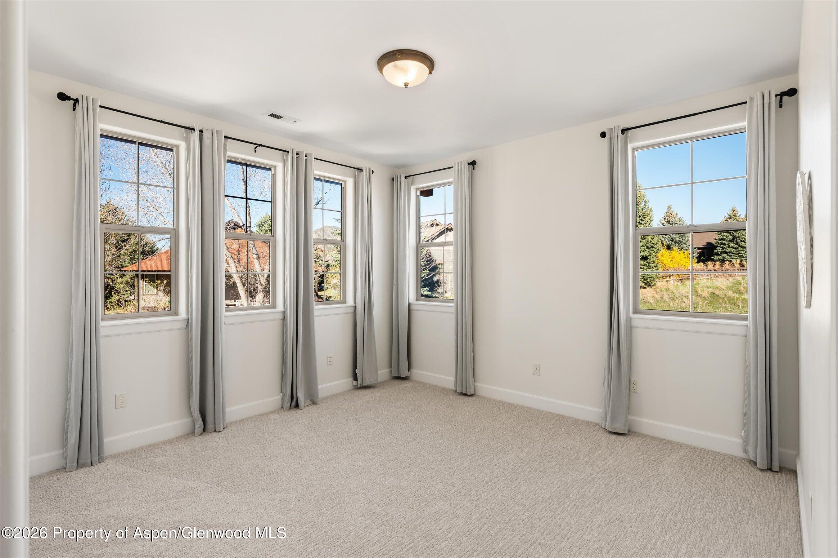 121 White Horse Drive Property Photo 13