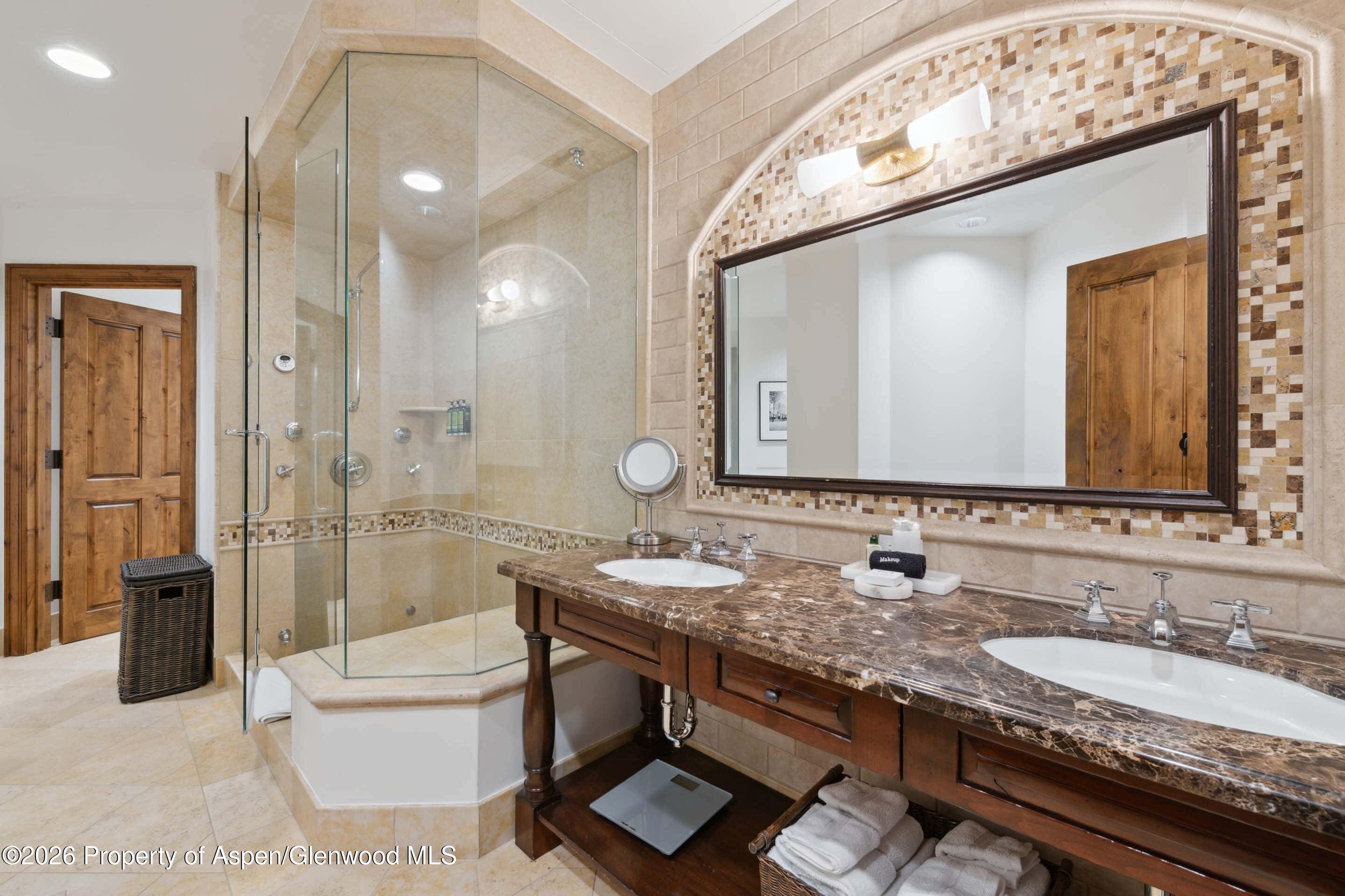415 E Dean St, Unit 8 Property Photo 12