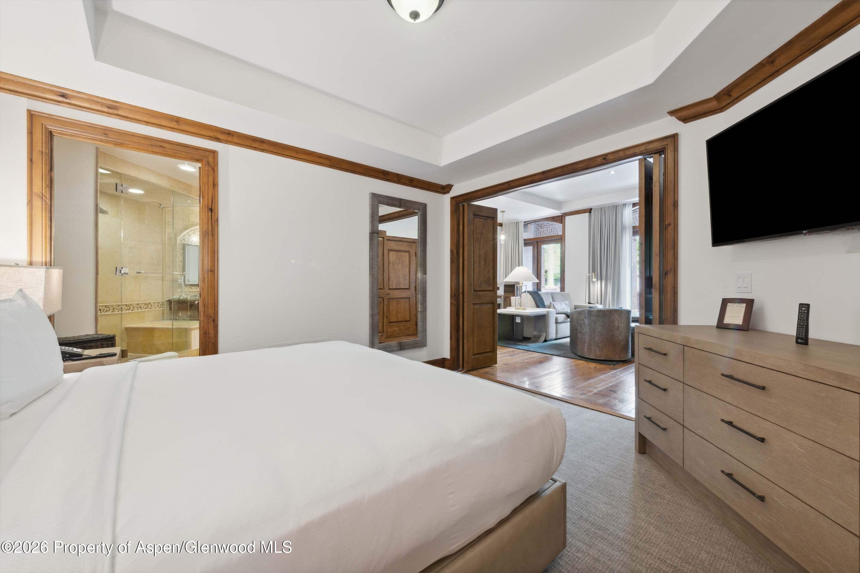 415 E Dean St, Unit 8 Property Photo 17