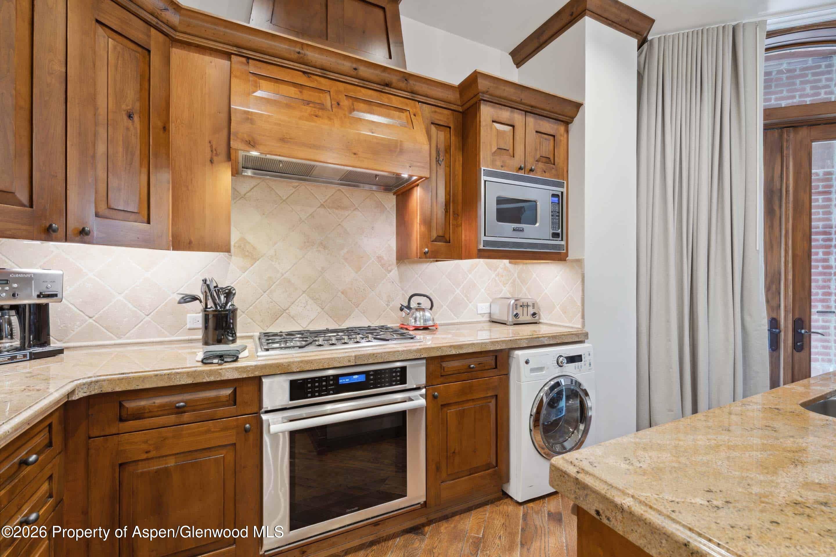 415 E Dean St, Unit 8 Property Photo 8